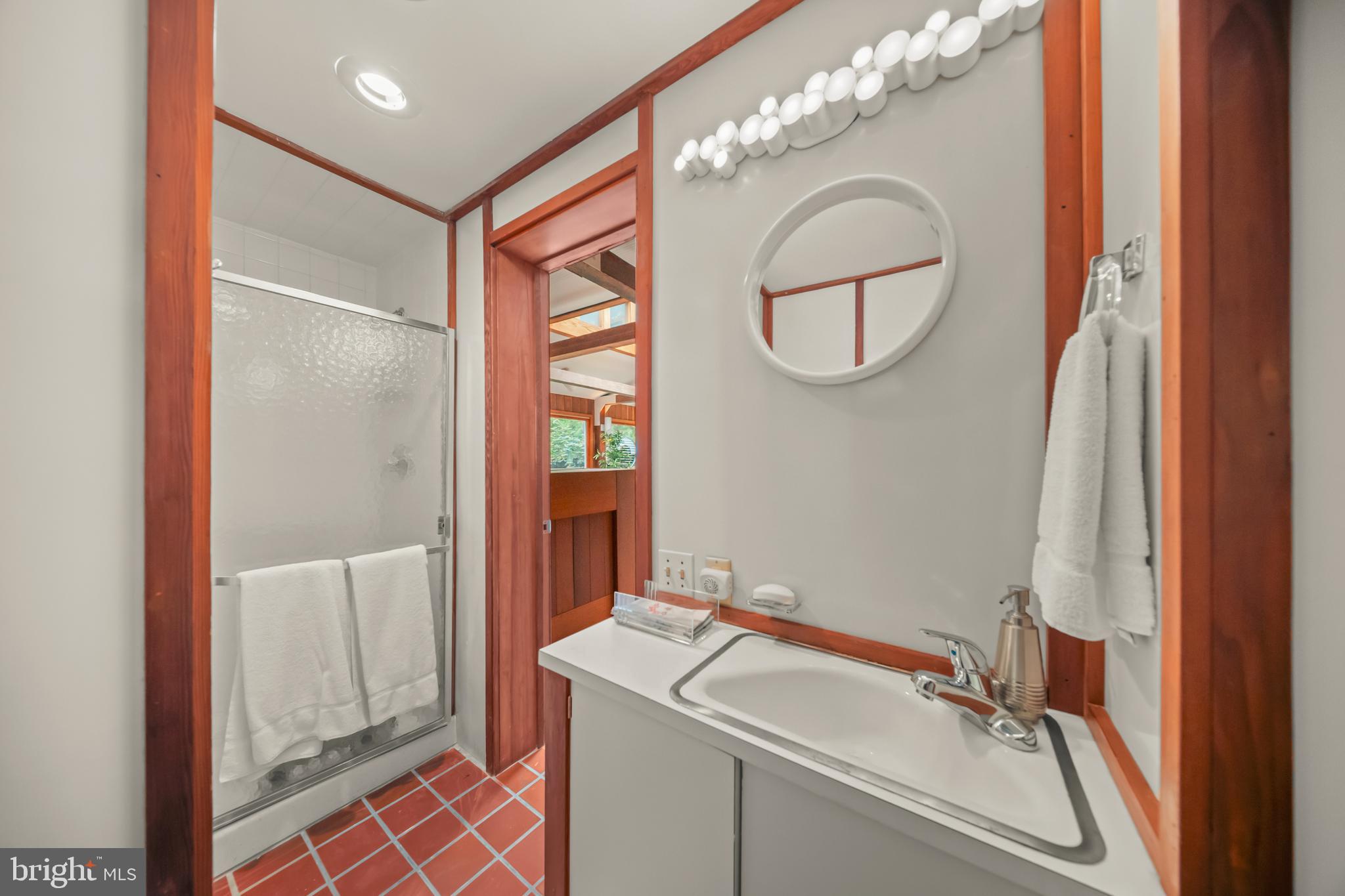 JUSTA FARMS - Residential