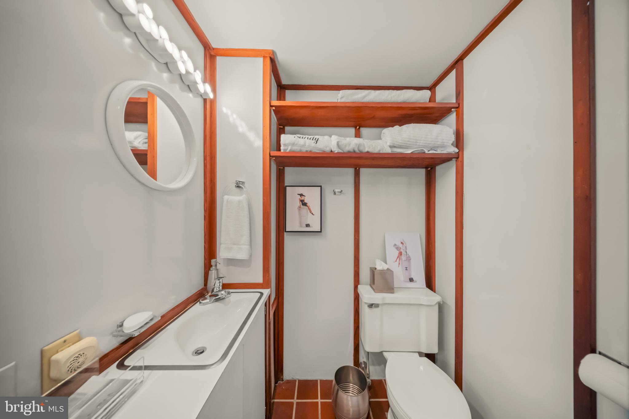 JUSTA FARMS - Residential