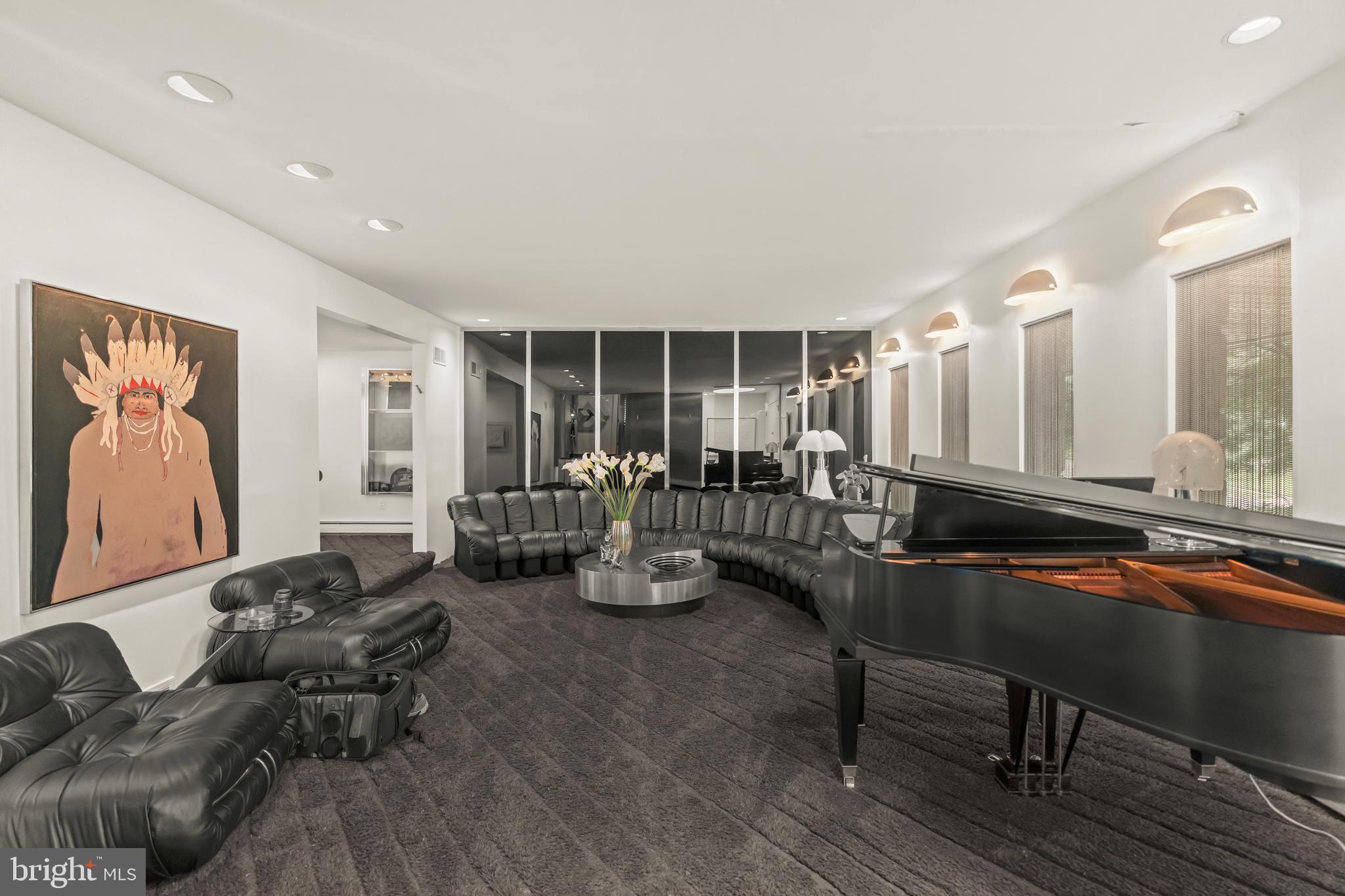 JUSTA FARMS - Residential