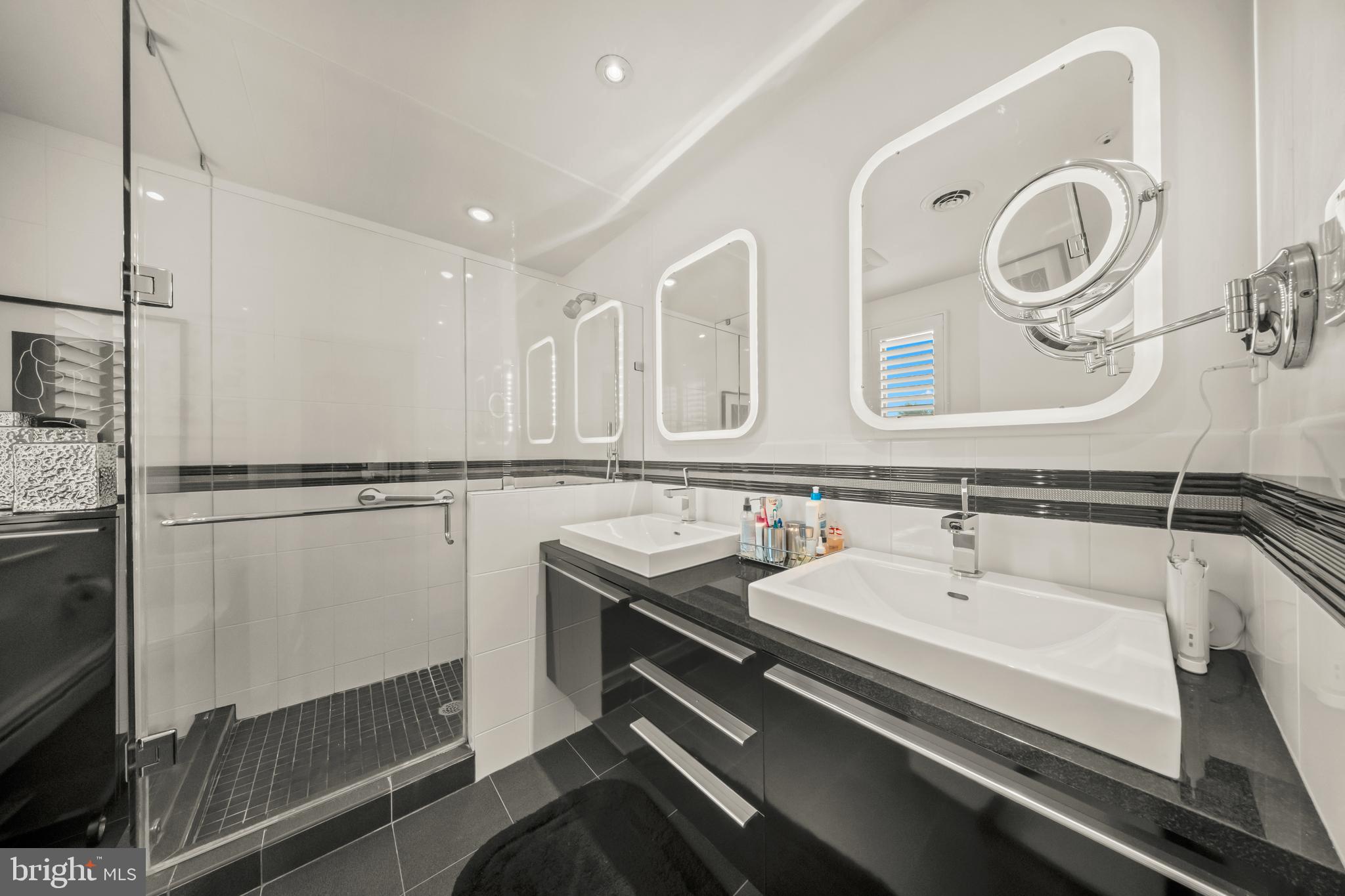 JUSTA FARMS - Residential