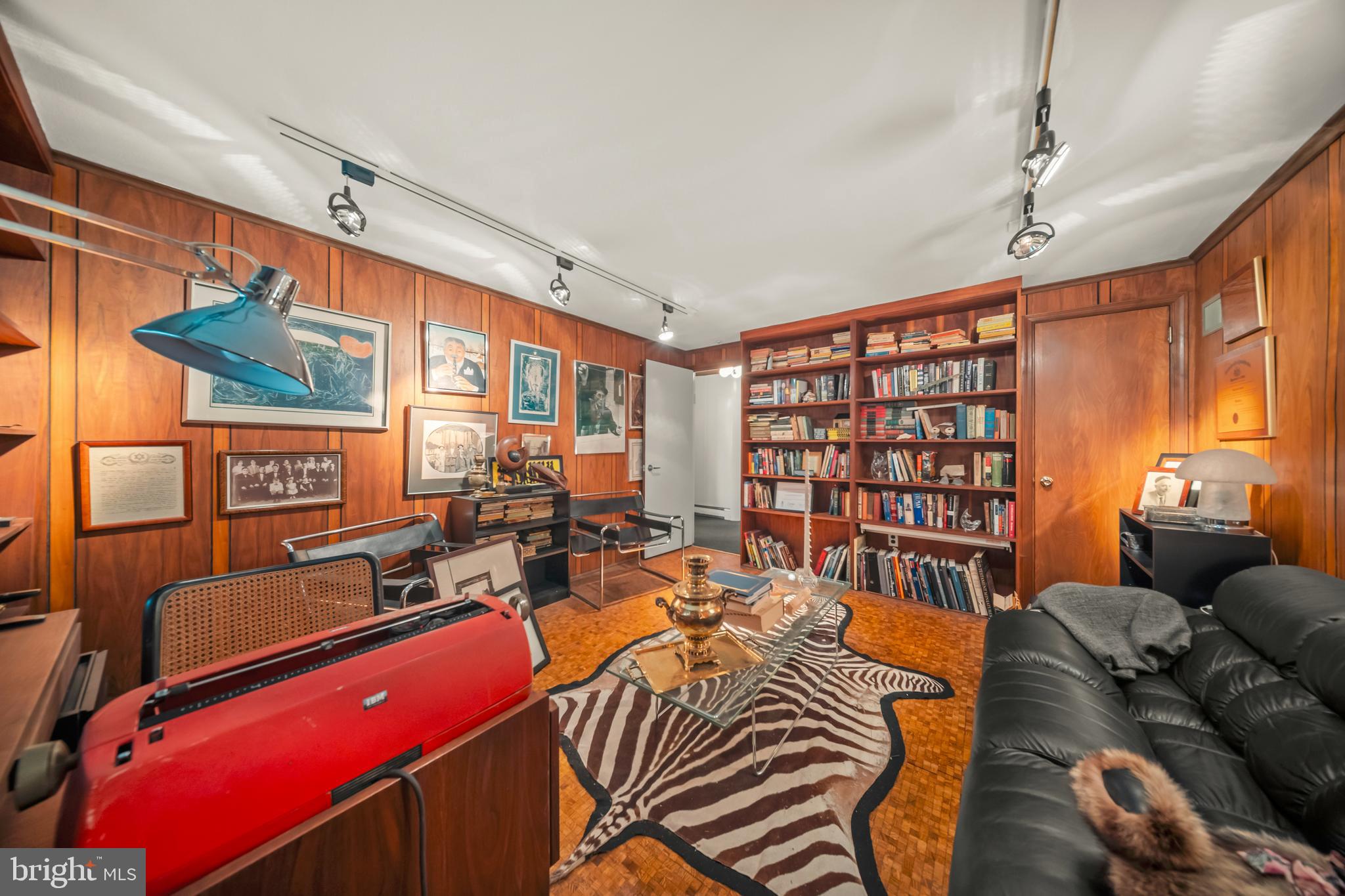 JUSTA FARMS - Residential