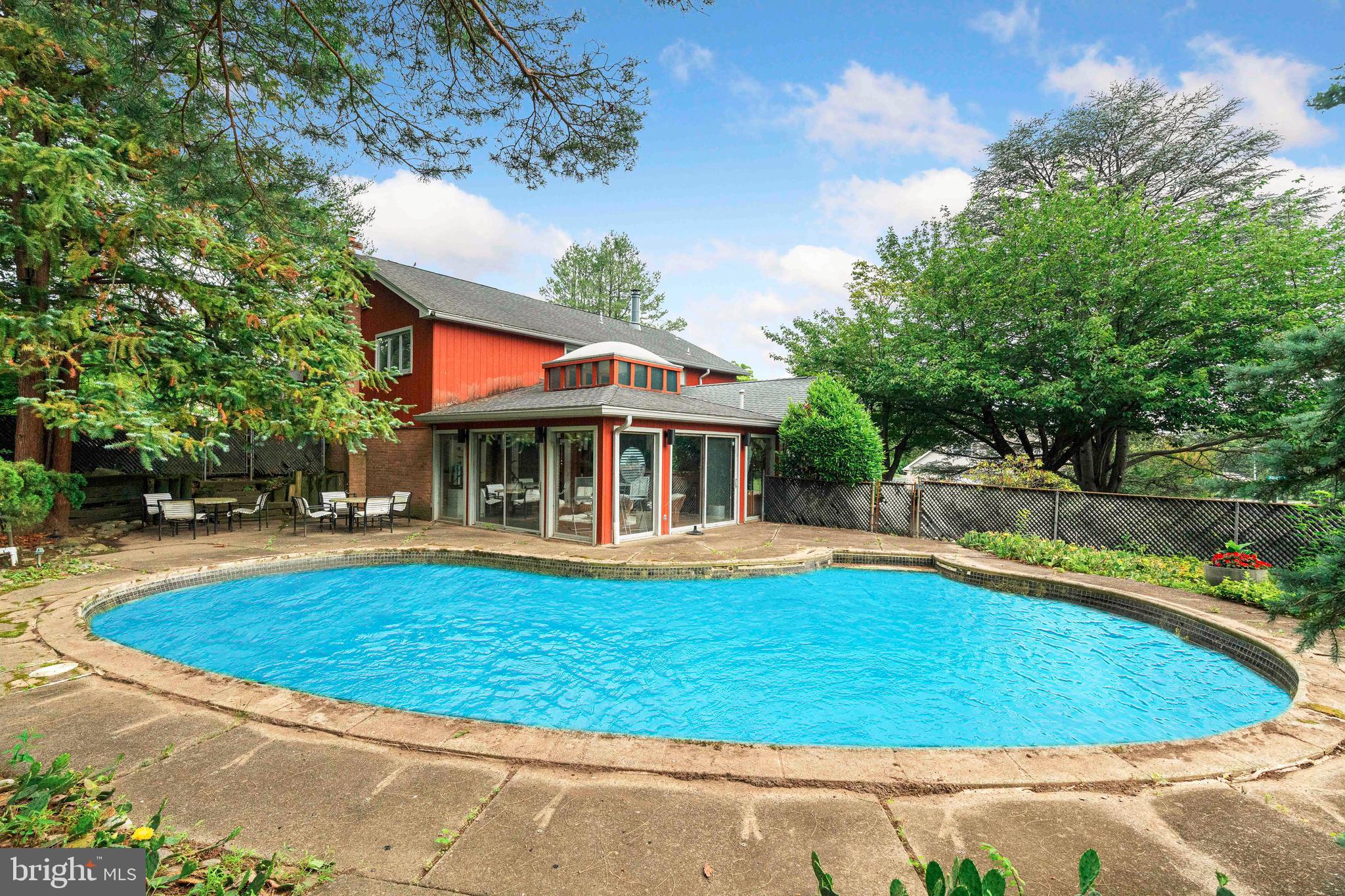 JUSTA FARMS - Residential