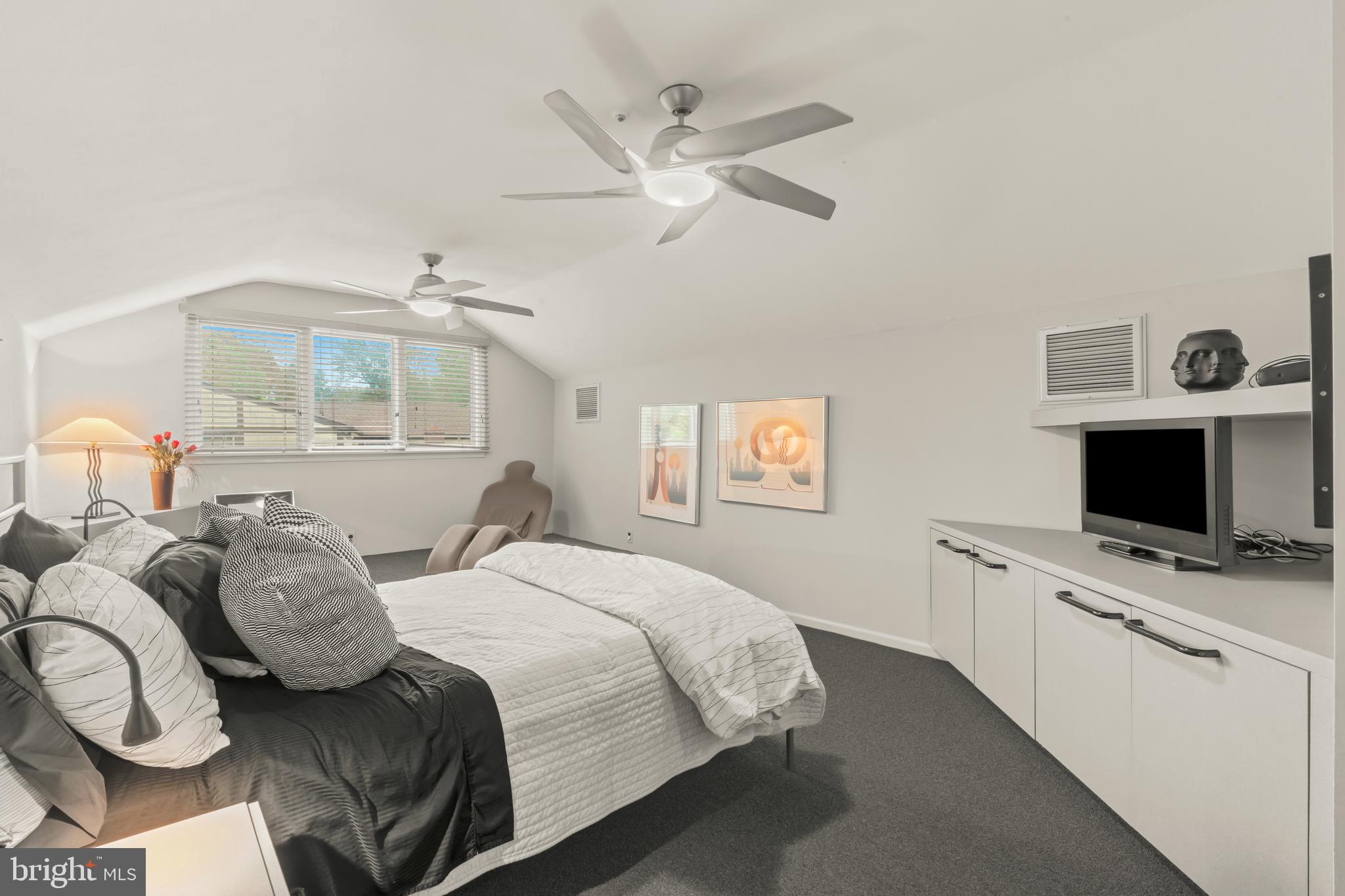 JUSTA FARMS - Residential