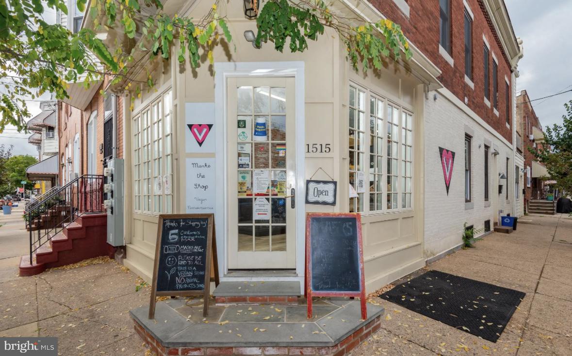 1515 McKean St: 1,675 +/- SF of ground floor retail space plus lower level storage available.  Located at the corner of McKean Street and S Hicks St, with 16' on frontage on McKean St and 30' of frontage on S Hicks St. 
The retail space features large storefront windows allowing ample natural light, and high ceilings. Zoning: CMX-2. Located 2.5 blocks from the Snyder Station of the SEPTA Broad Street Line Subway. Multiple SEPTA bus routes surround the property within 1 block. Close proximity to both I-76 and I-95. Created in 2003, Newbold is a neighborhood in South Philadelphia, which drew inspiration for the name from the original name of Hicks Street. The neighborhood has seen an influx of redevelopment and has attracted a mix of families and young professionals to the area along with several small businesses.