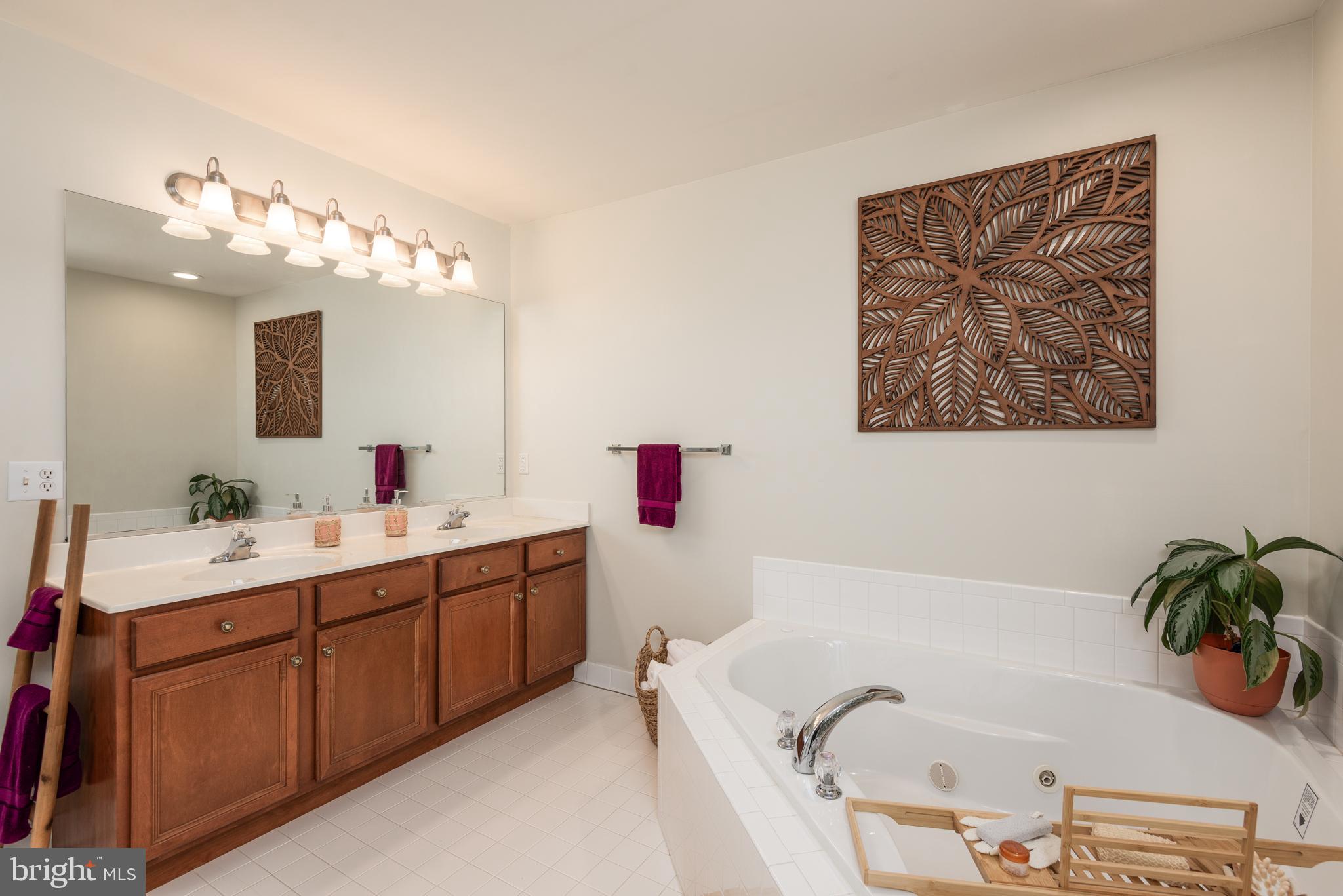 THOMPSON CREEK TOWNHOMES - Residential