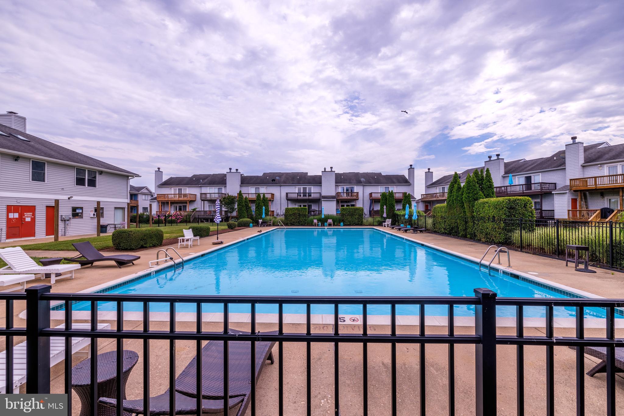 THOMPSON CREEK TOWNHOMES - Residential