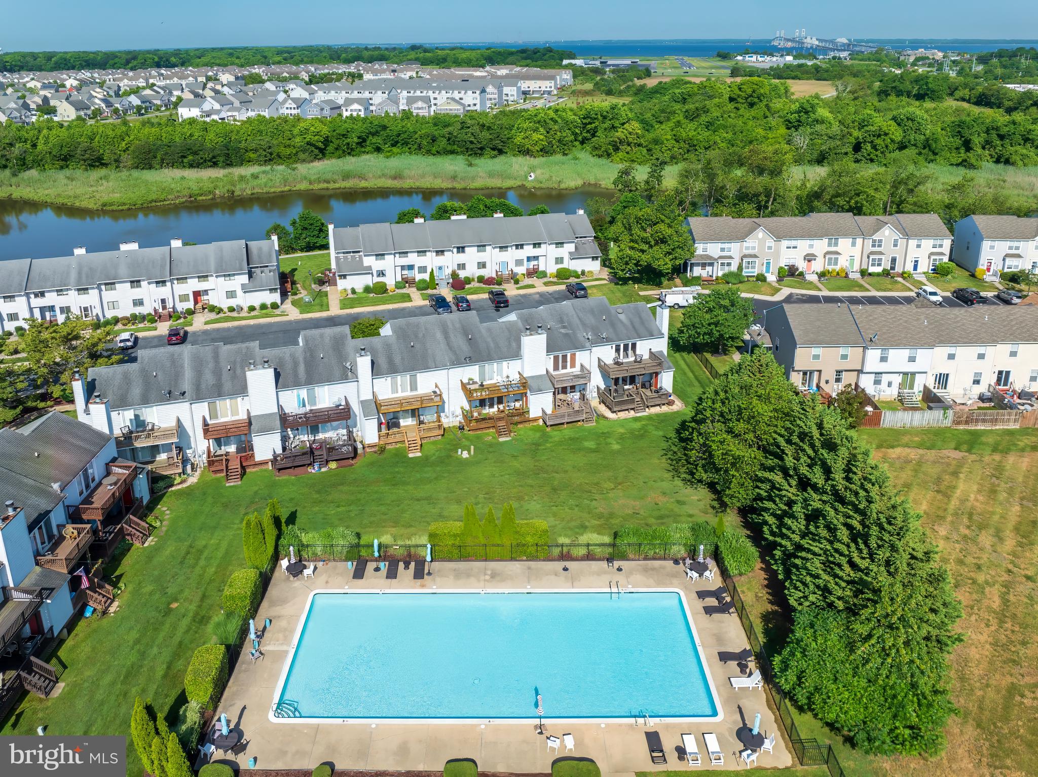 THOMPSON CREEK TOWNHOMES - Residential