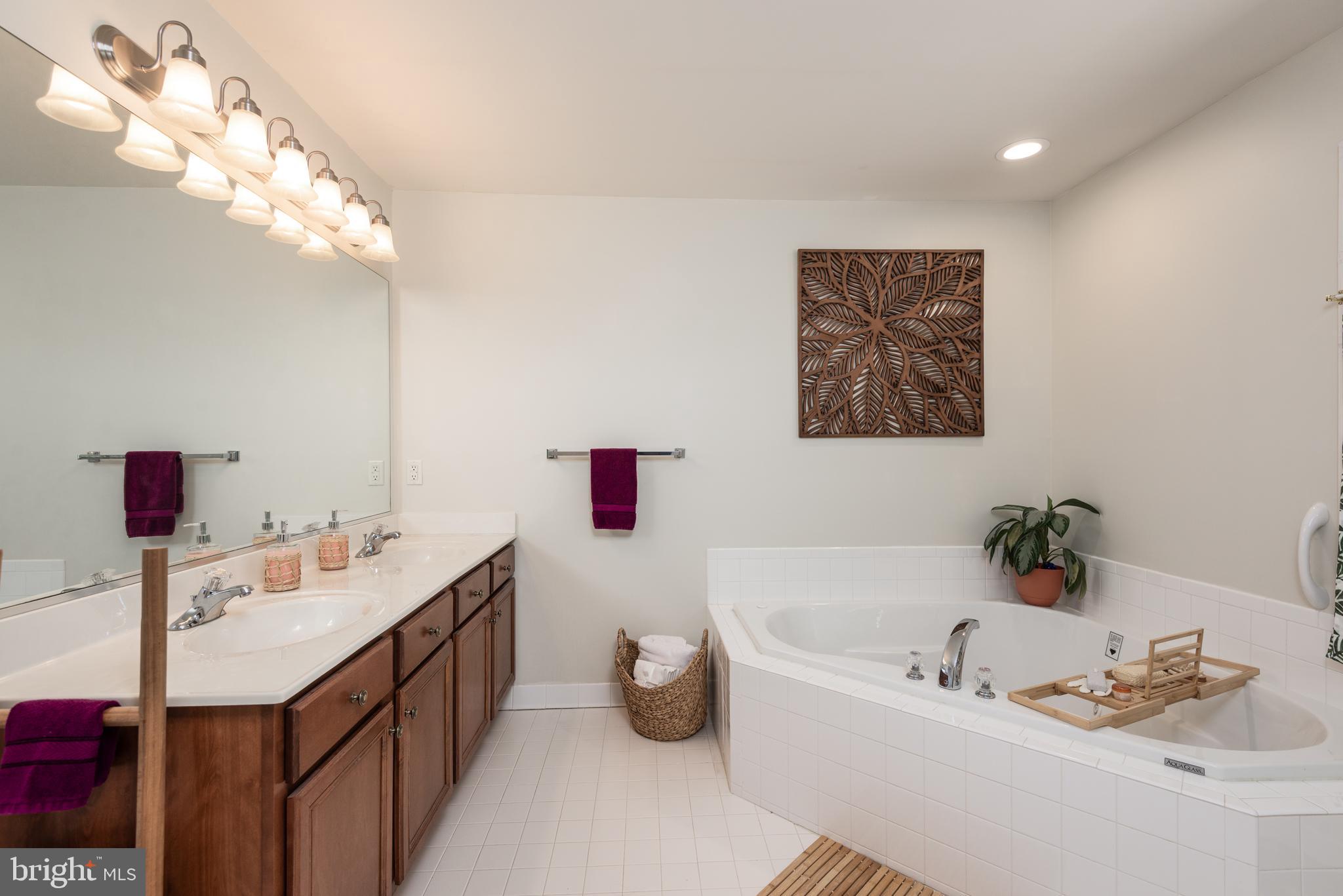 THOMPSON CREEK TOWNHOMES - Residential