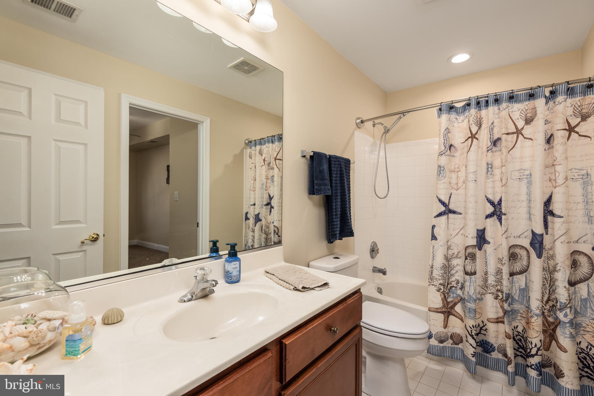 THOMPSON CREEK TOWNHOMES - Residential