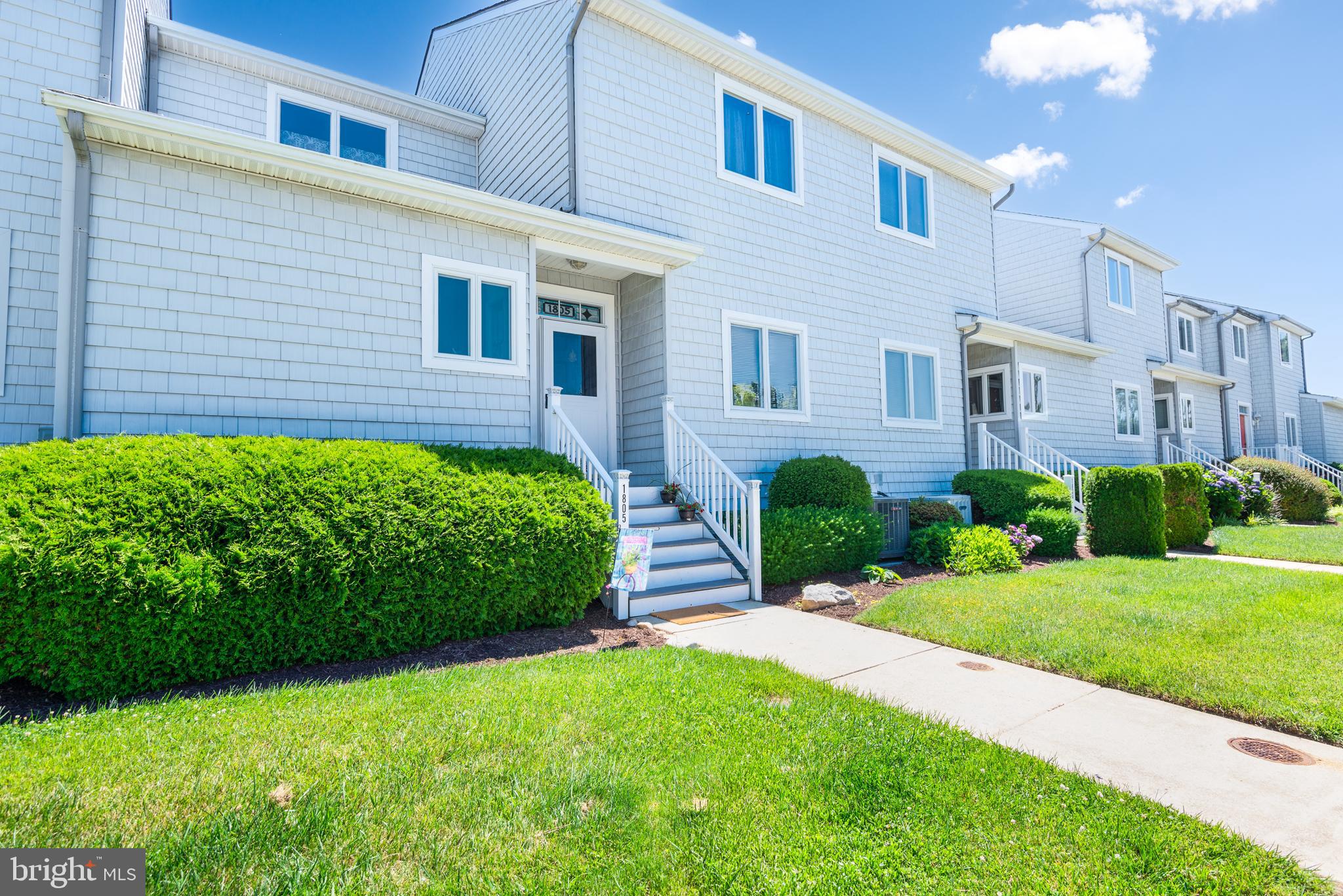 THOMPSON CREEK TOWNHOMES - Residential