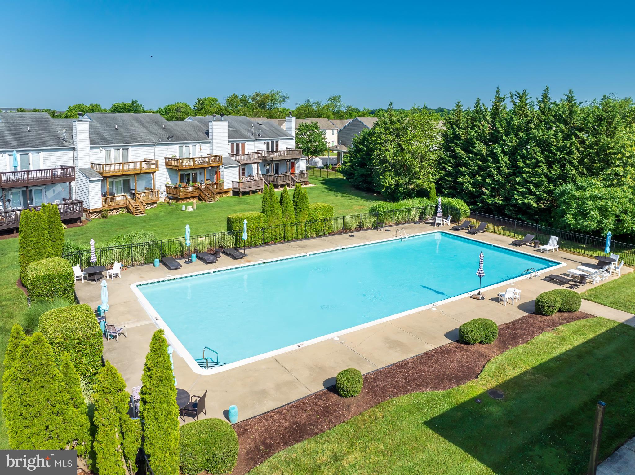 THOMPSON CREEK TOWNHOMES - Residential