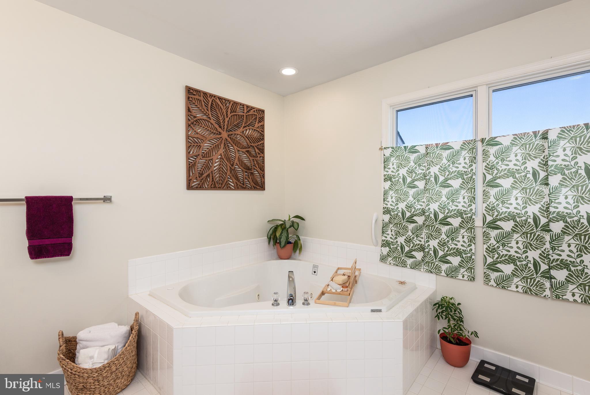 THOMPSON CREEK TOWNHOMES - Residential