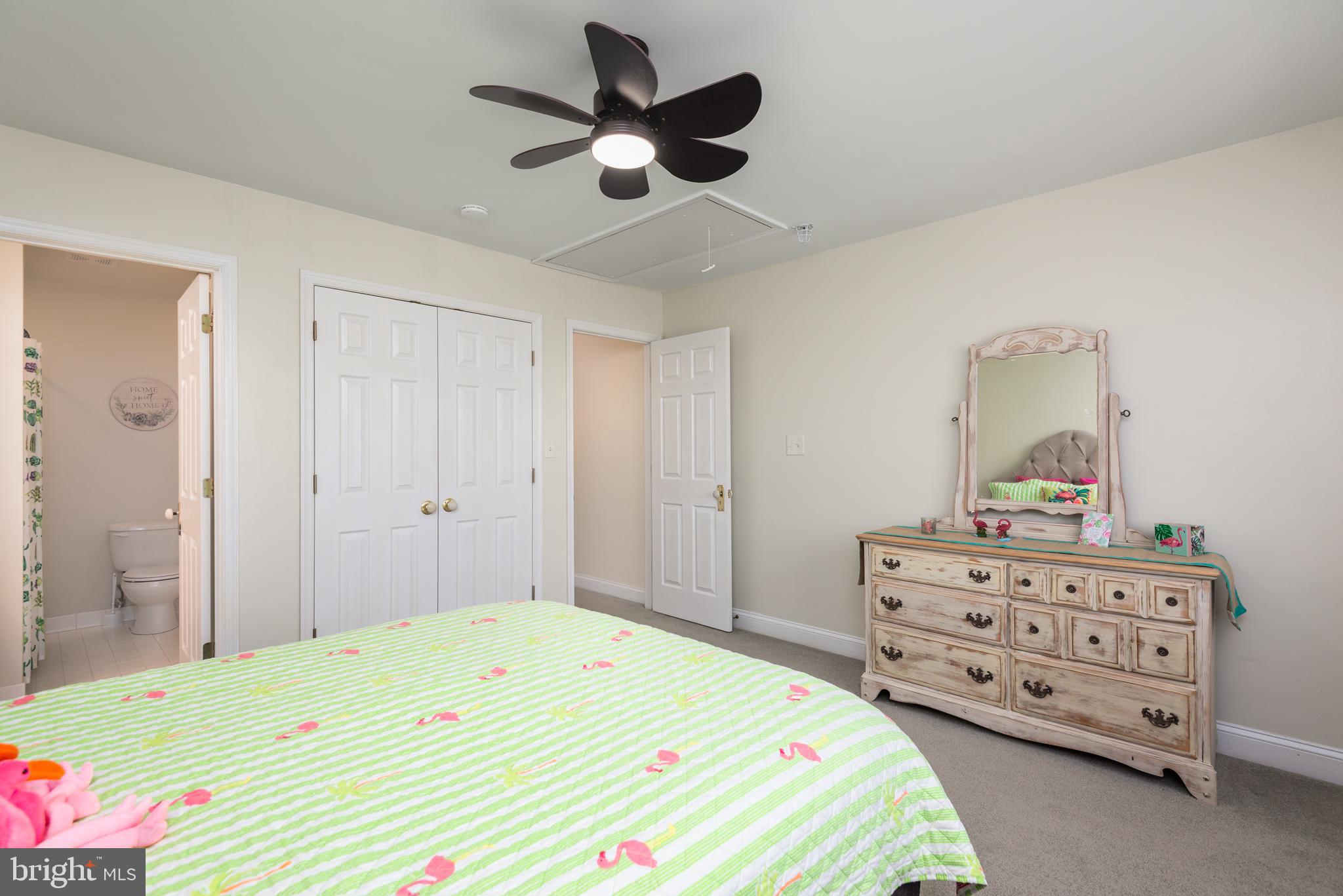 THOMPSON CREEK TOWNHOMES - Residential