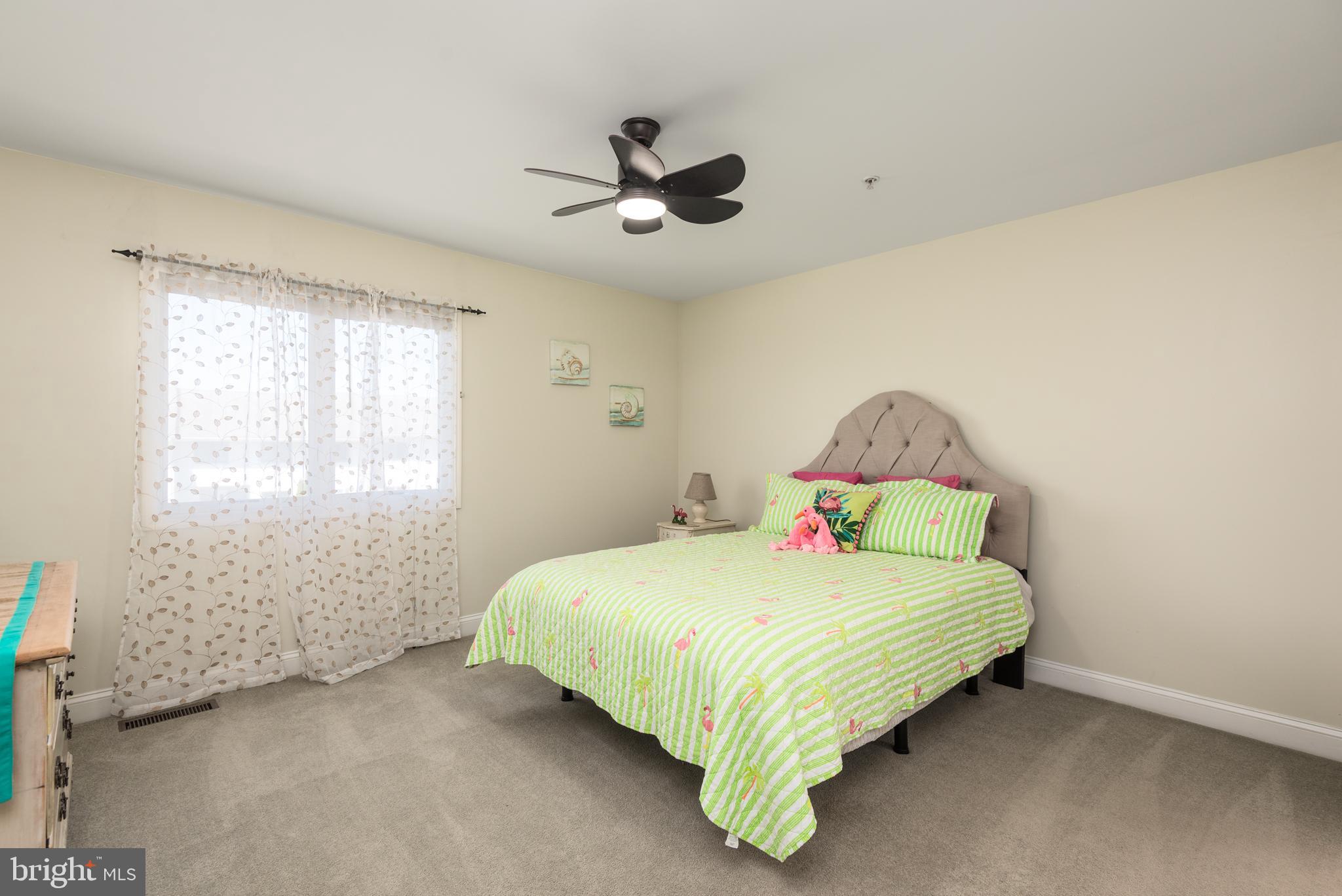THOMPSON CREEK TOWNHOMES - Residential