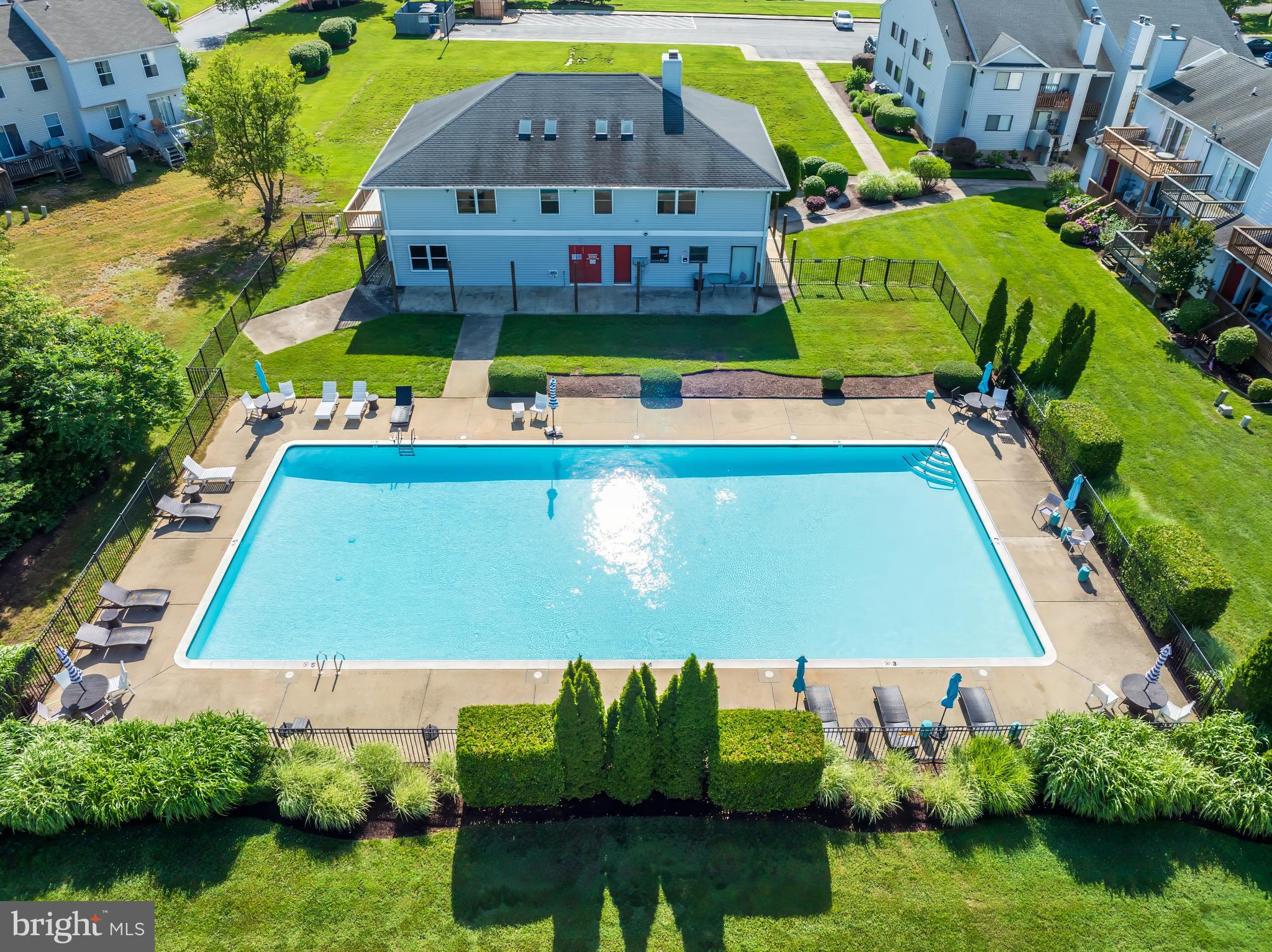 THOMPSON CREEK TOWNHOMES - Residential
