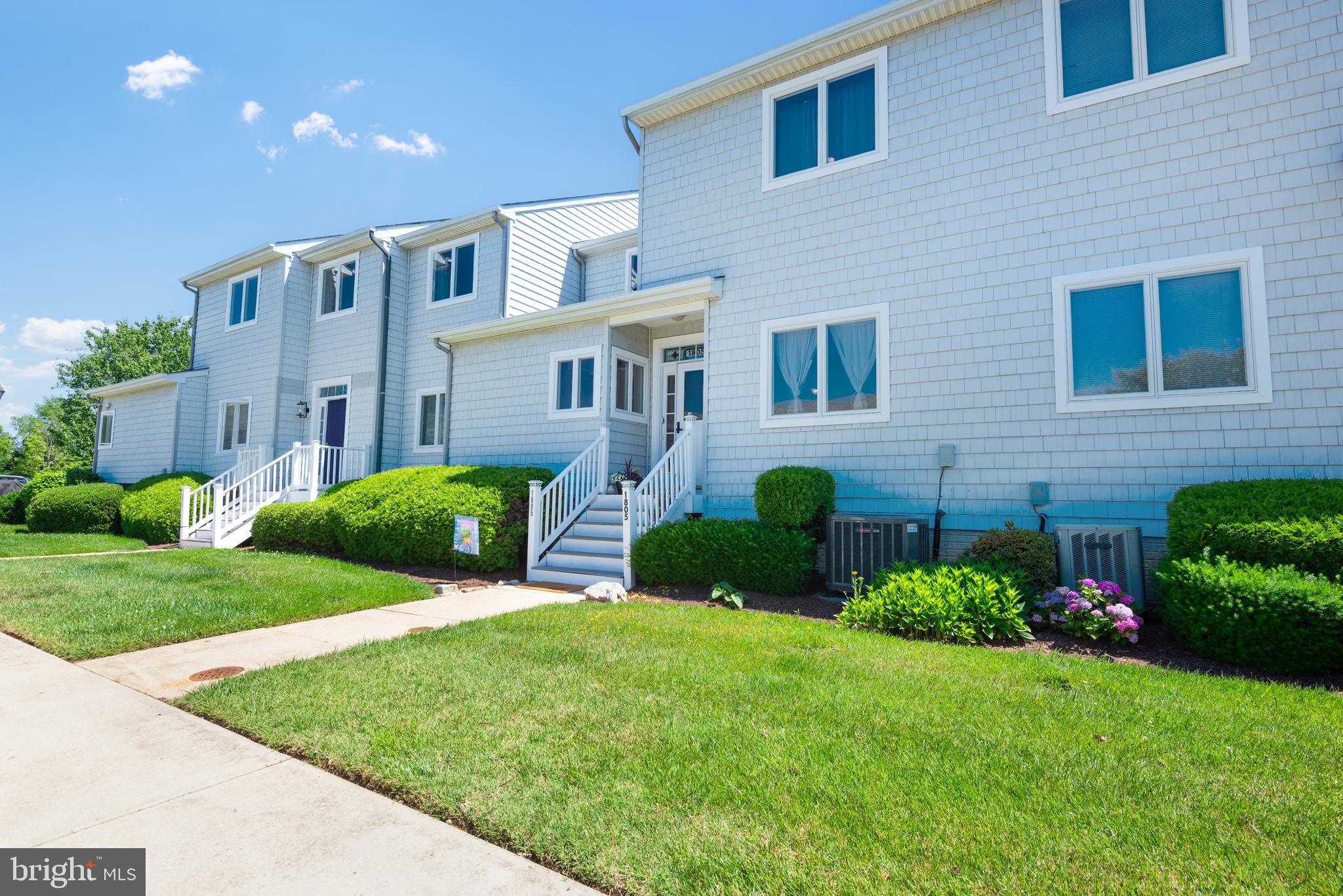 THOMPSON CREEK TOWNHOMES - Residential