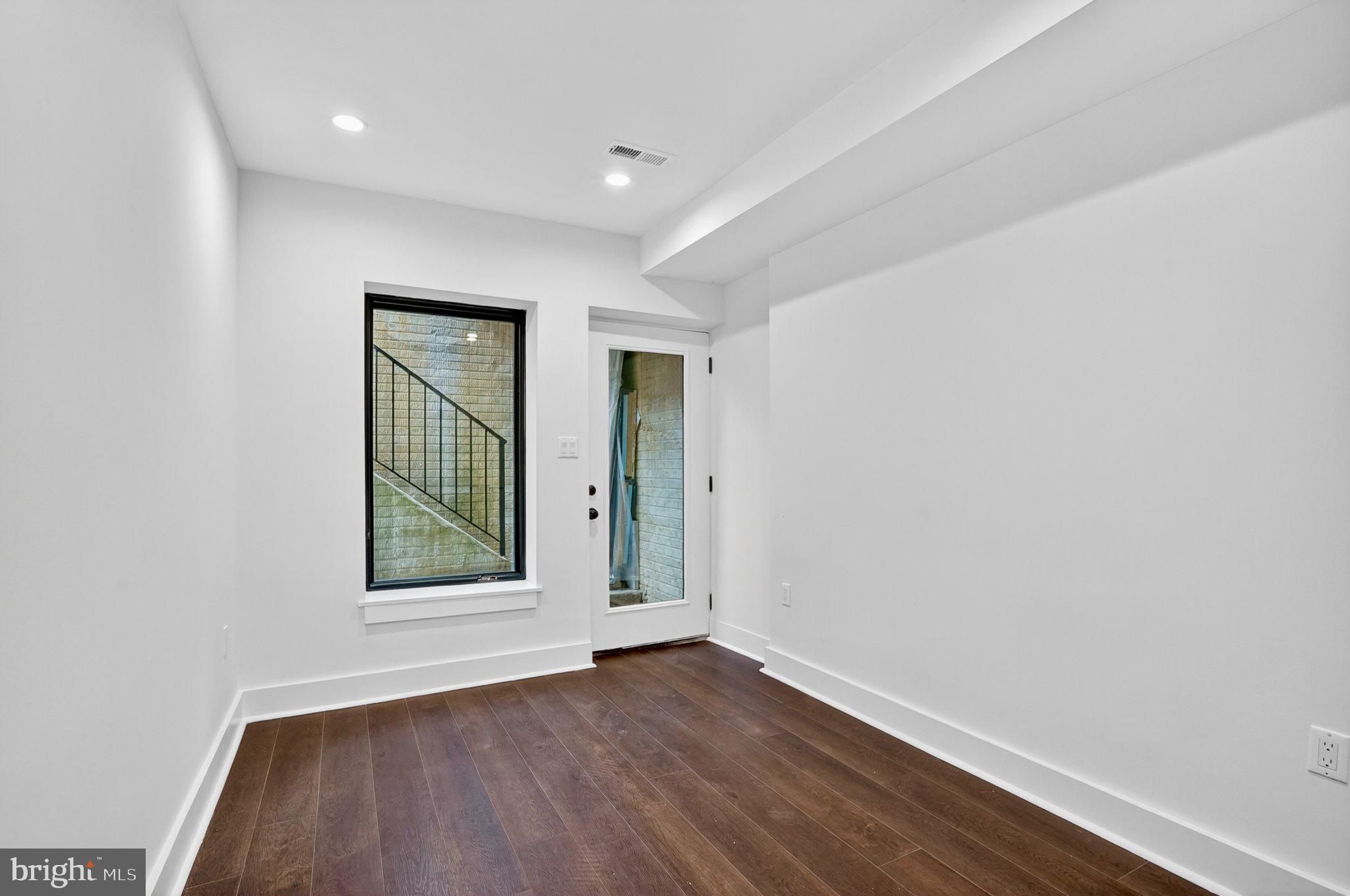 TAKOMA - Residential Income