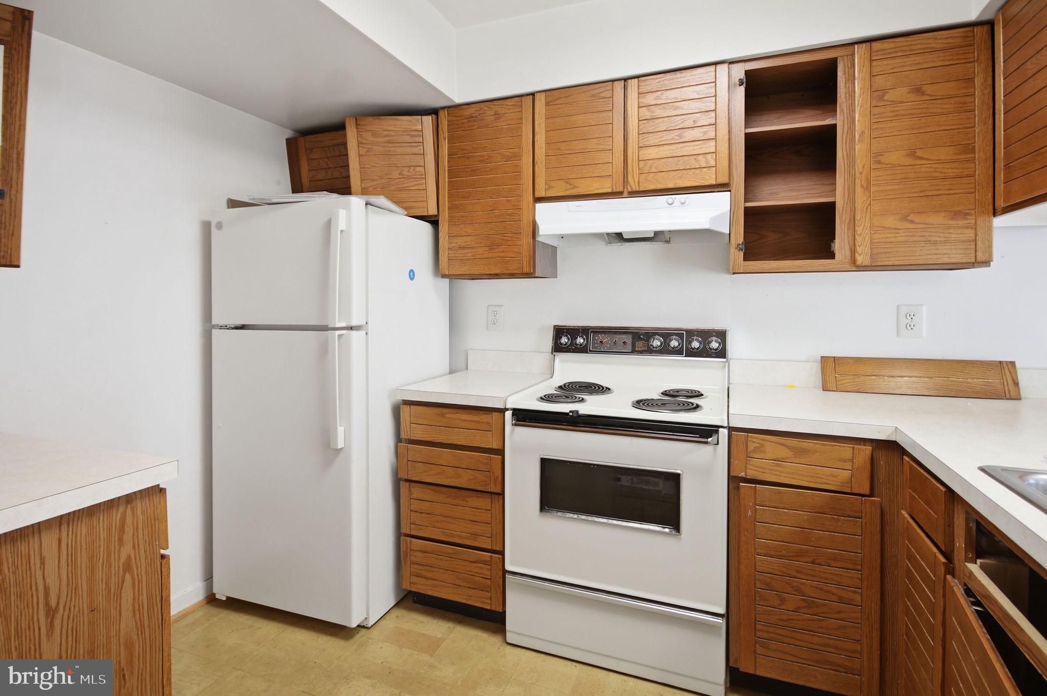 MONTGOMERY VILLAGE - Residential