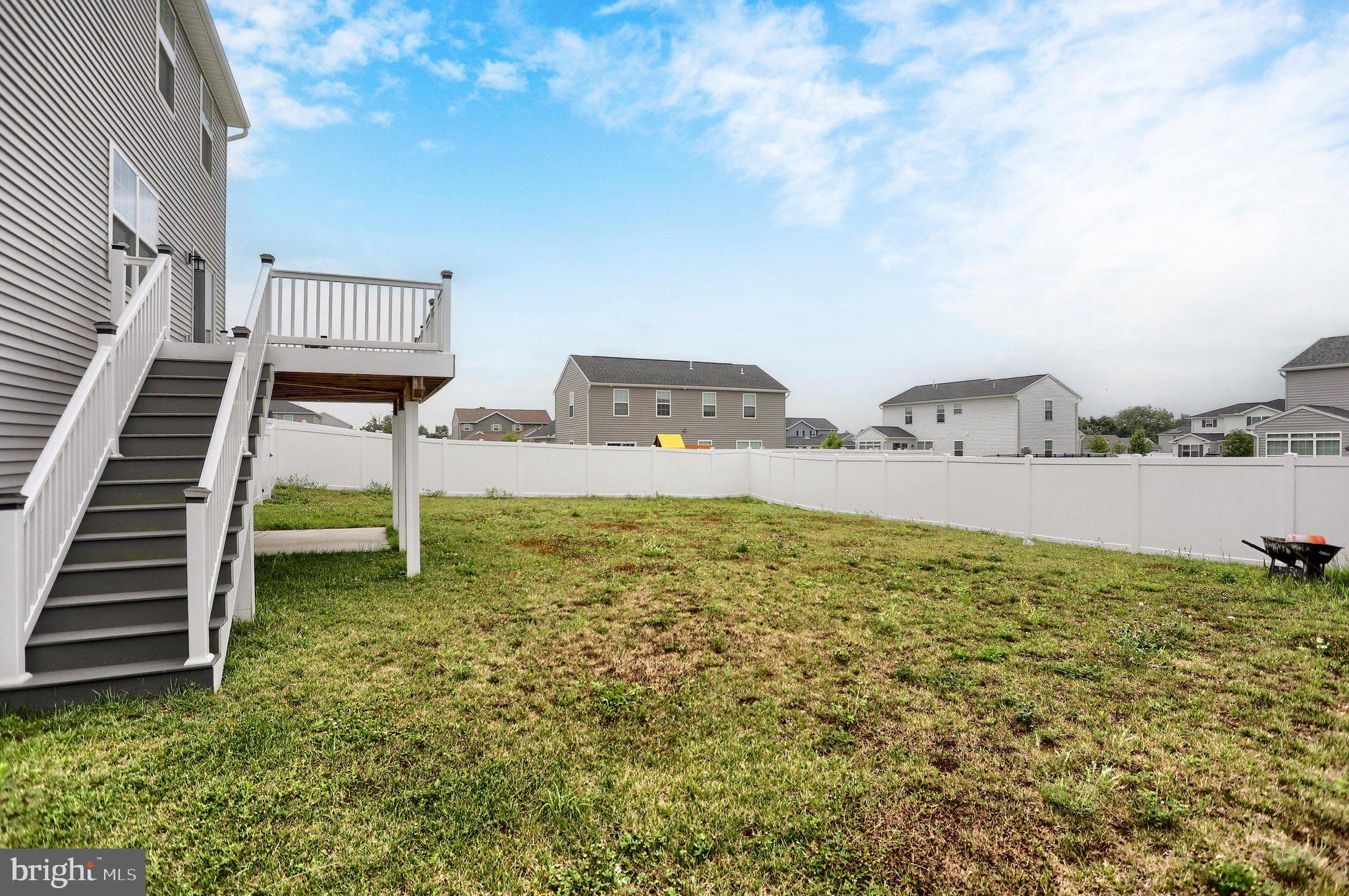 WINDY HEIGHTS, THE NEW - Residential