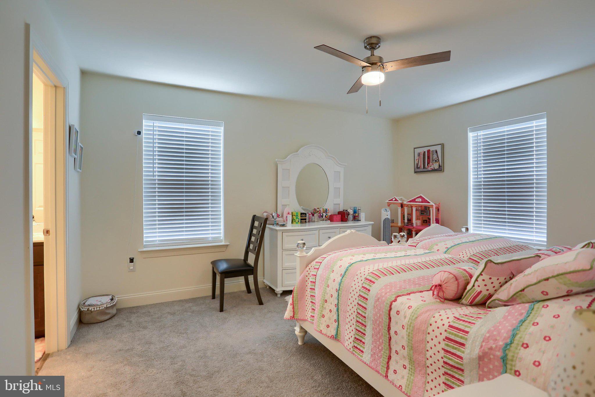 WINDY HEIGHTS, THE NEW - Residential