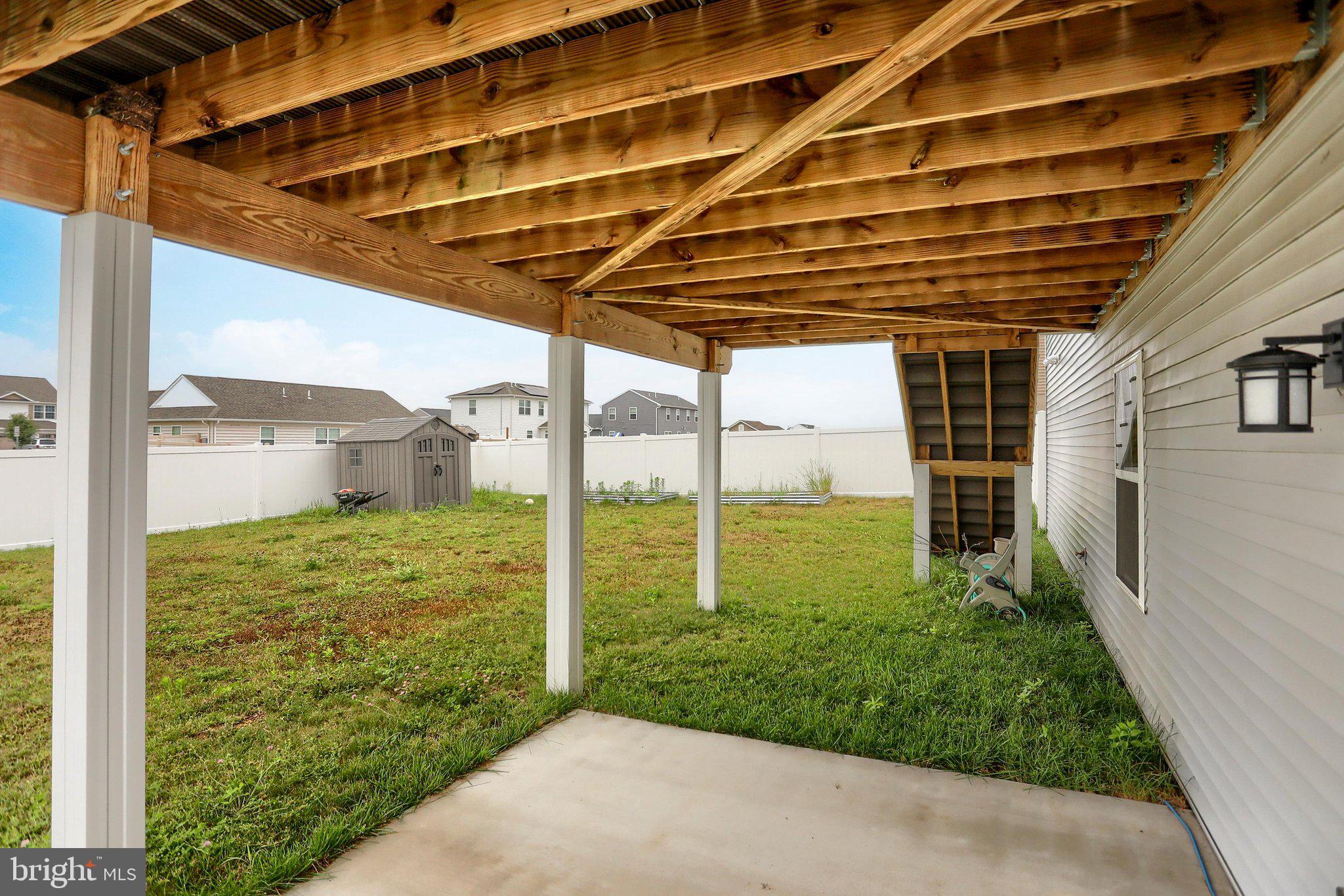 WINDY HEIGHTS, THE NEW - Residential