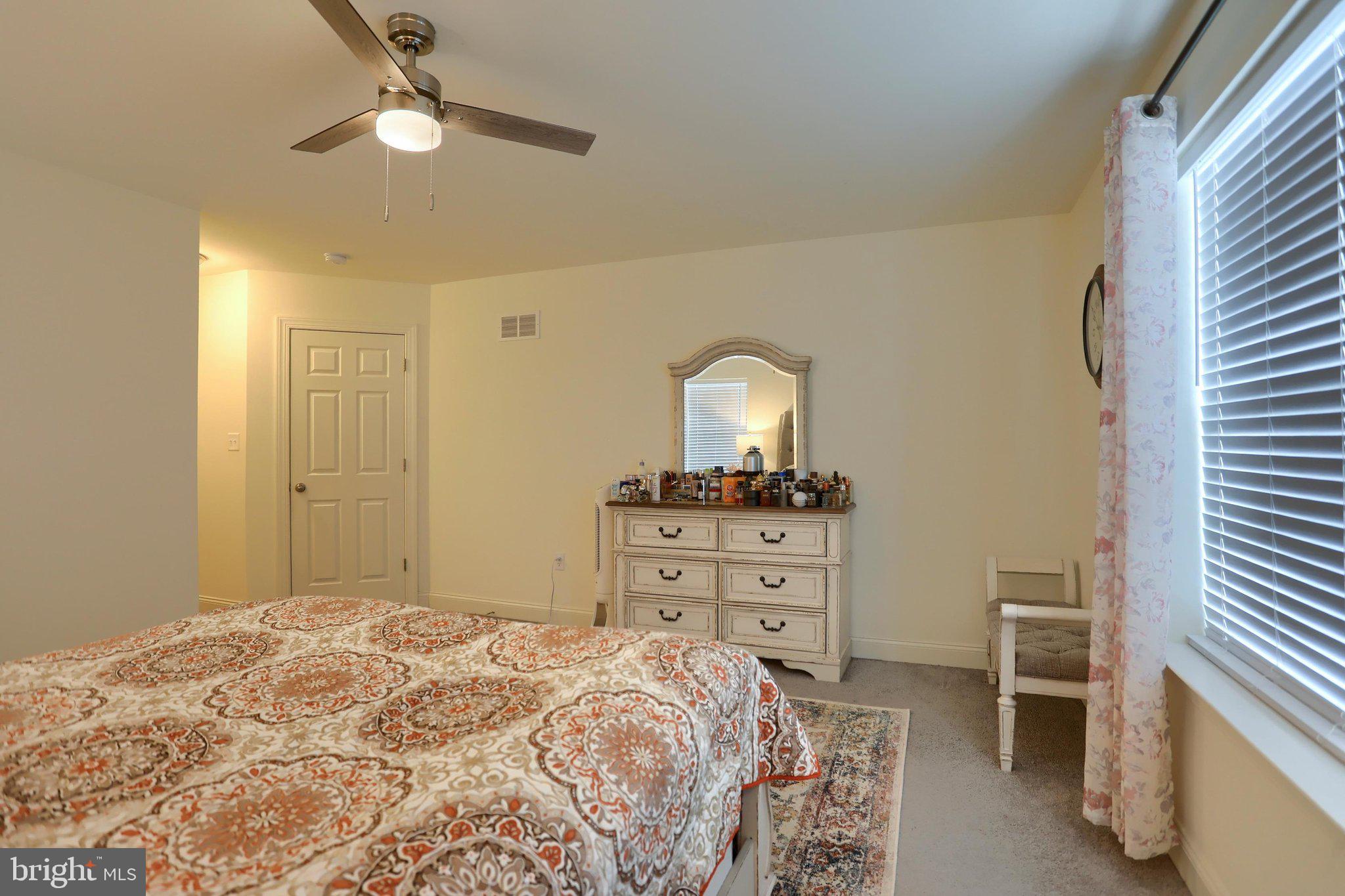 WINDY HEIGHTS, THE NEW - Residential