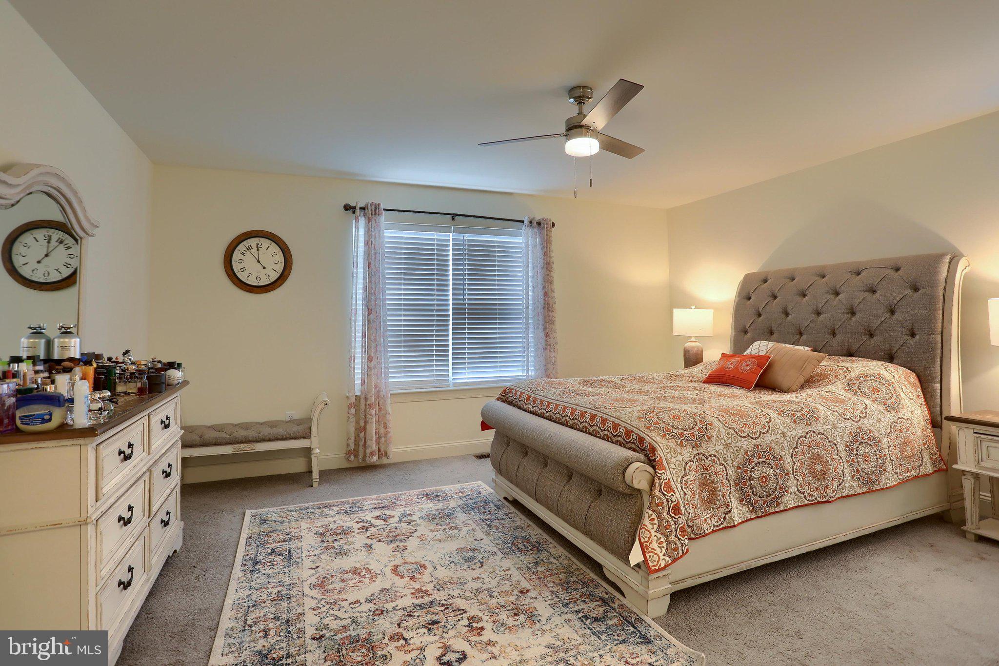 WINDY HEIGHTS, THE NEW - Residential