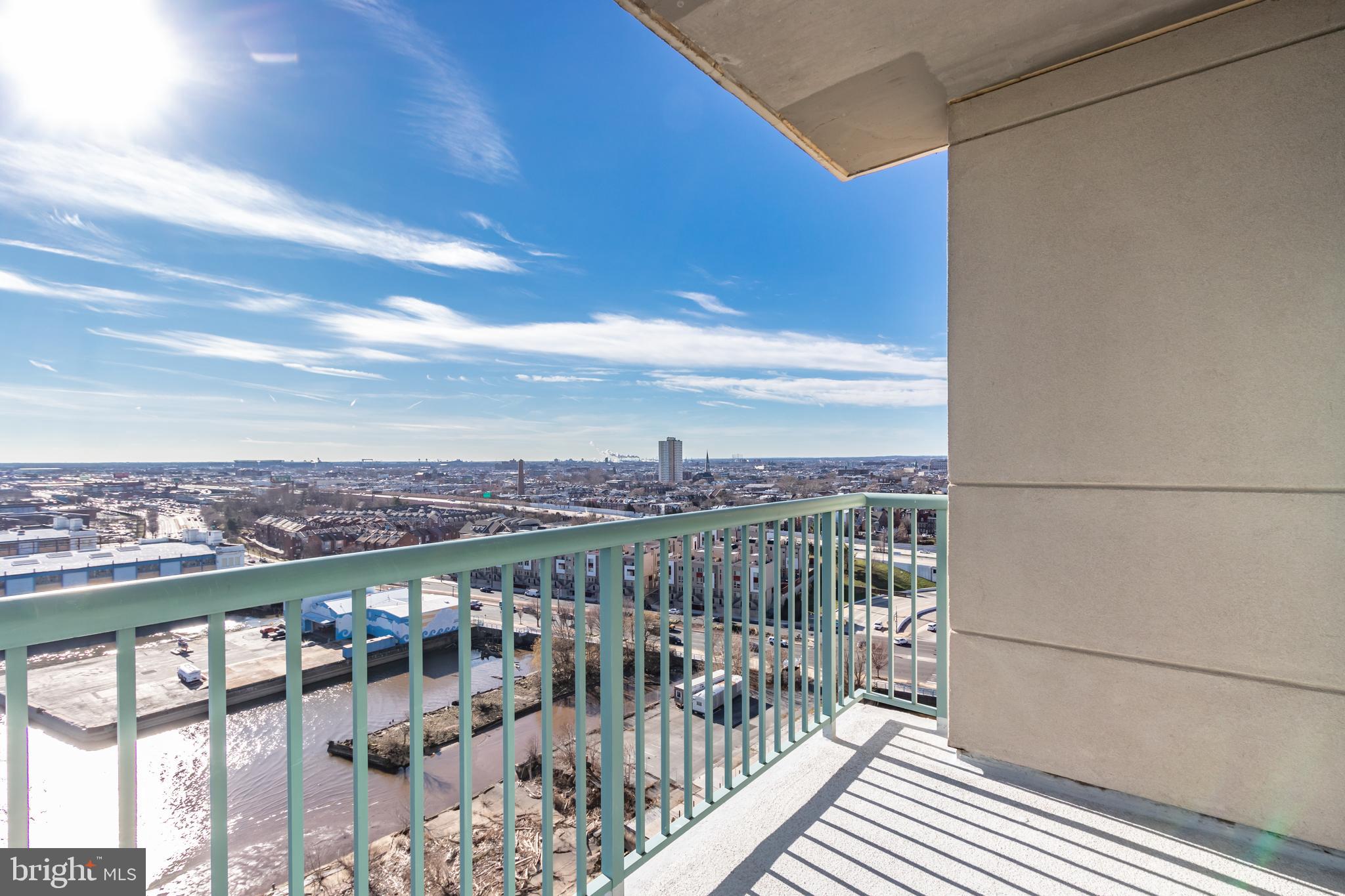 DOCKSIDE CONDOMINIUM - Residential
