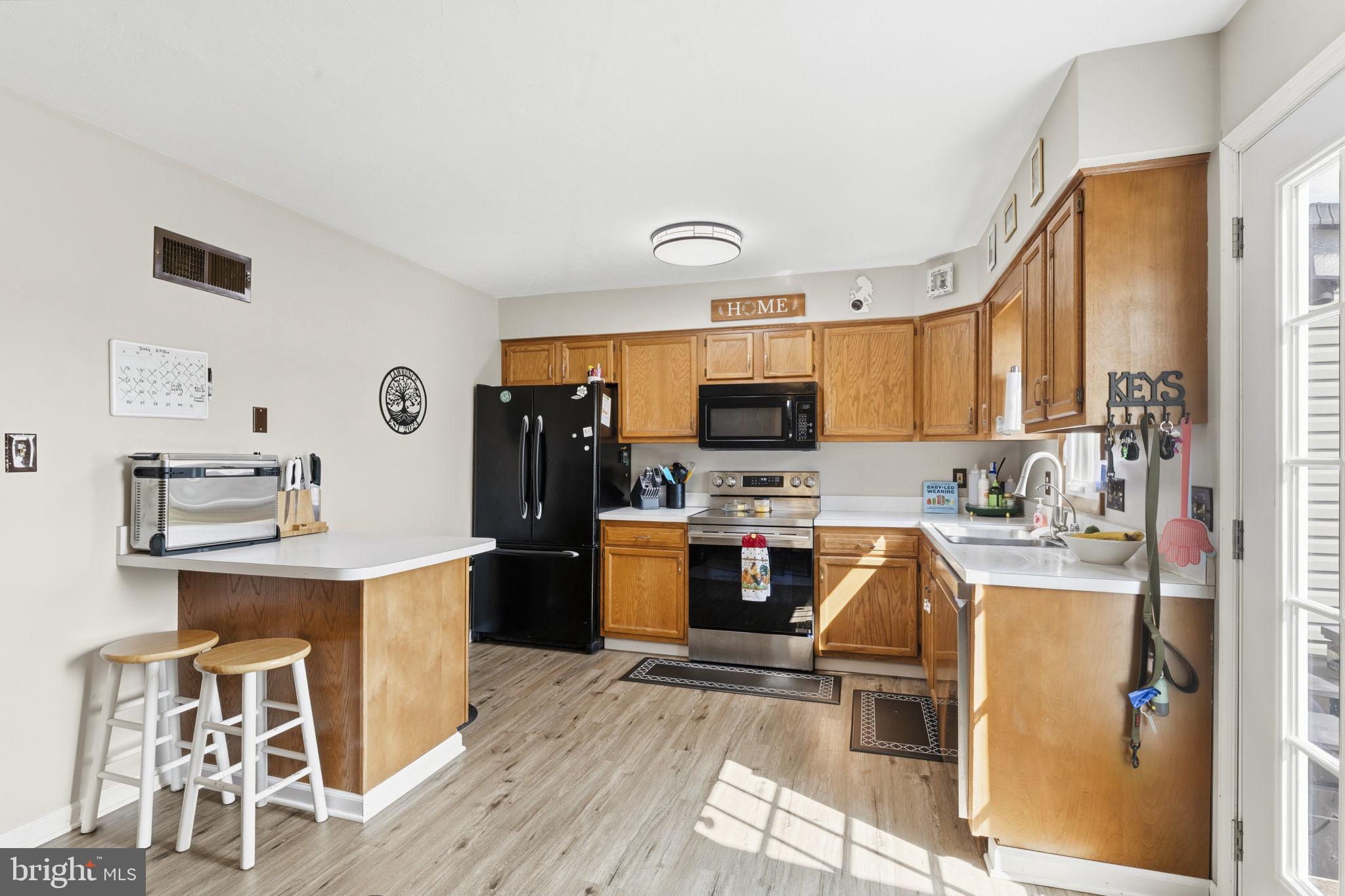 COLONIAL RIDGE - Residential