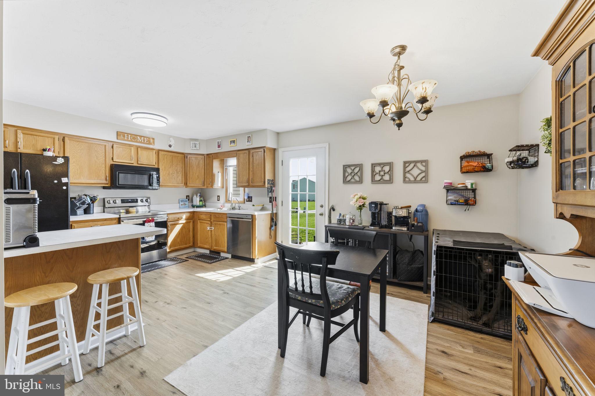 COLONIAL RIDGE - Residential