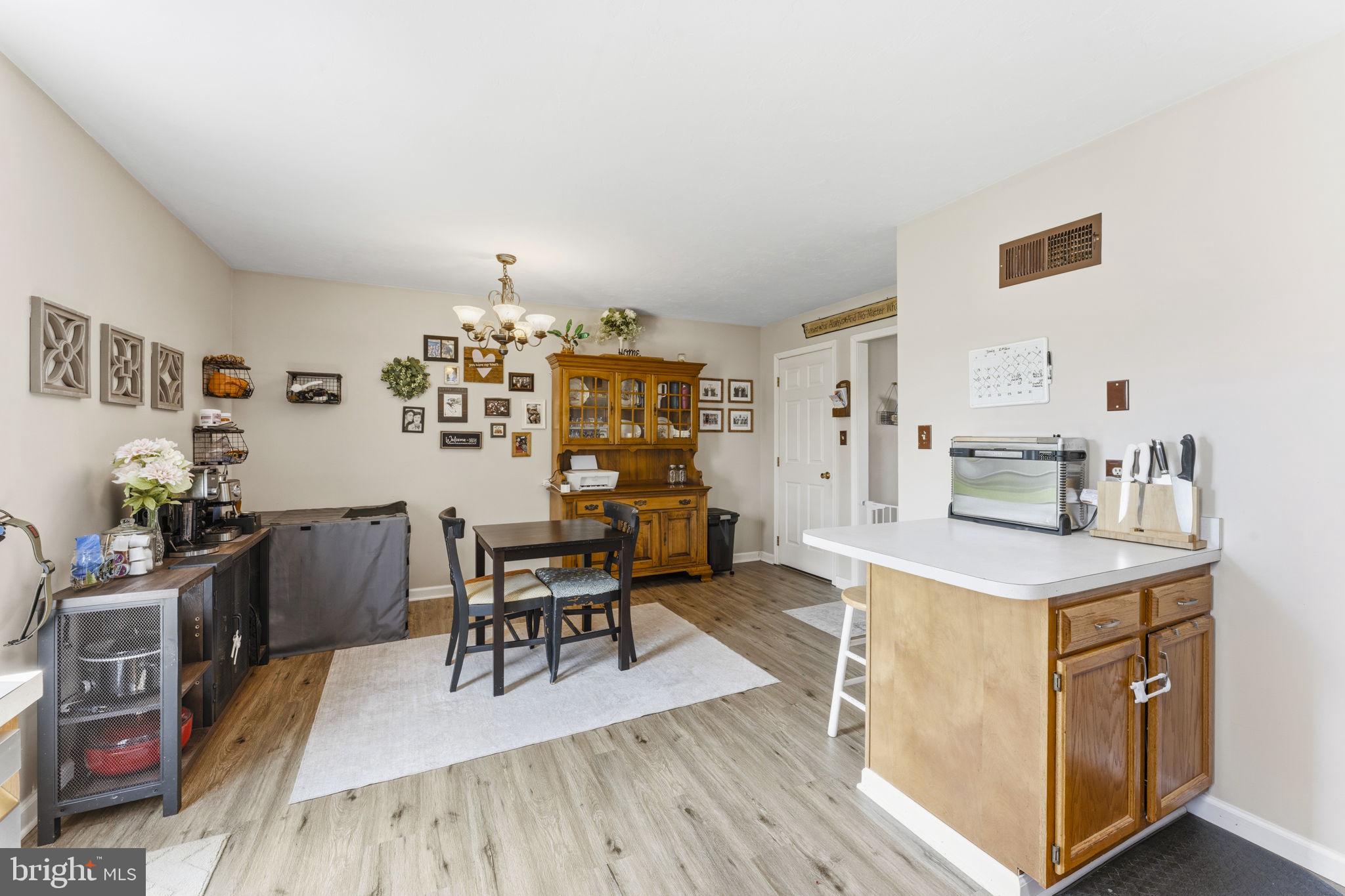 COLONIAL RIDGE - Residential