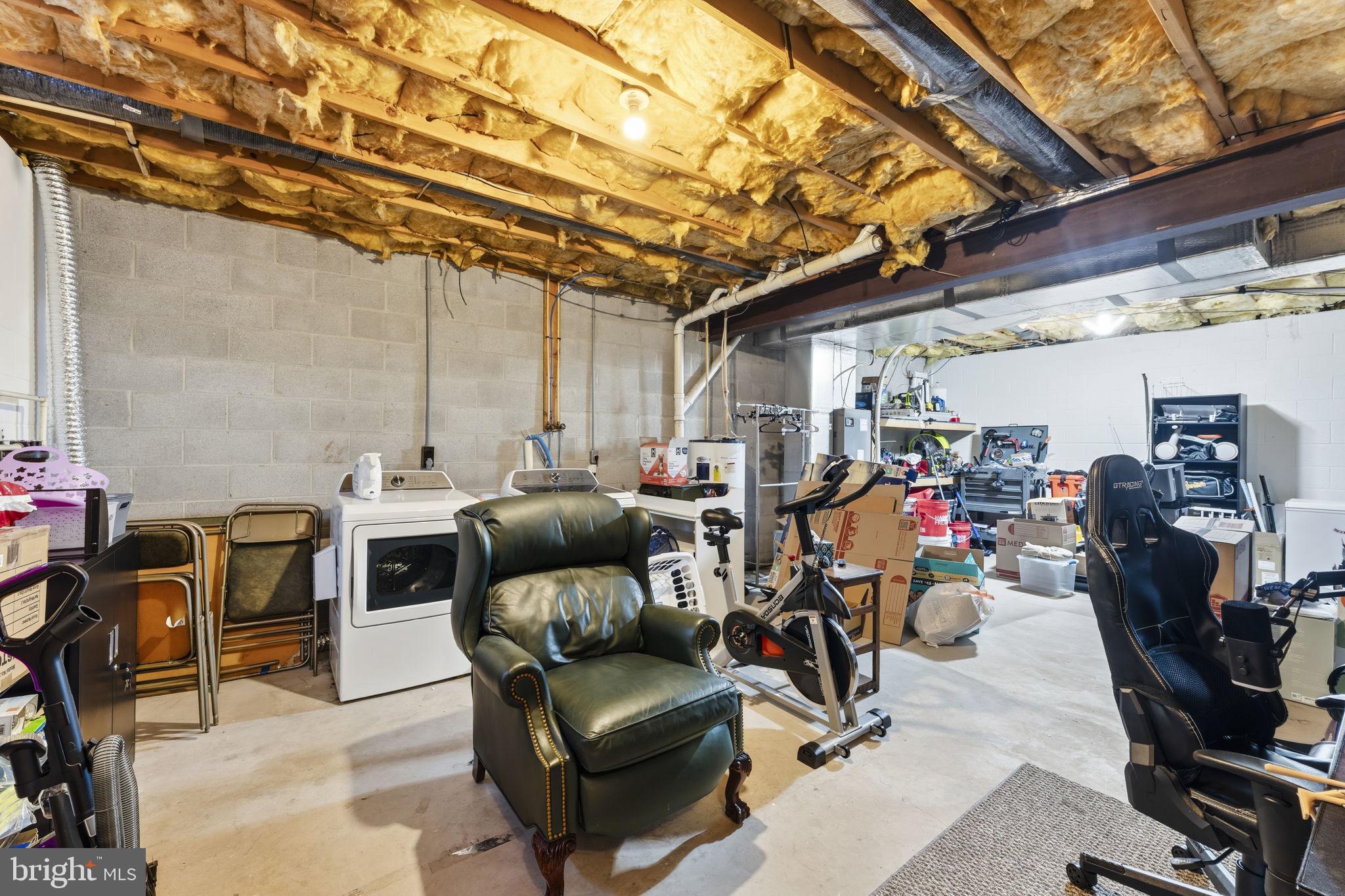 COLONIAL RIDGE - Residential