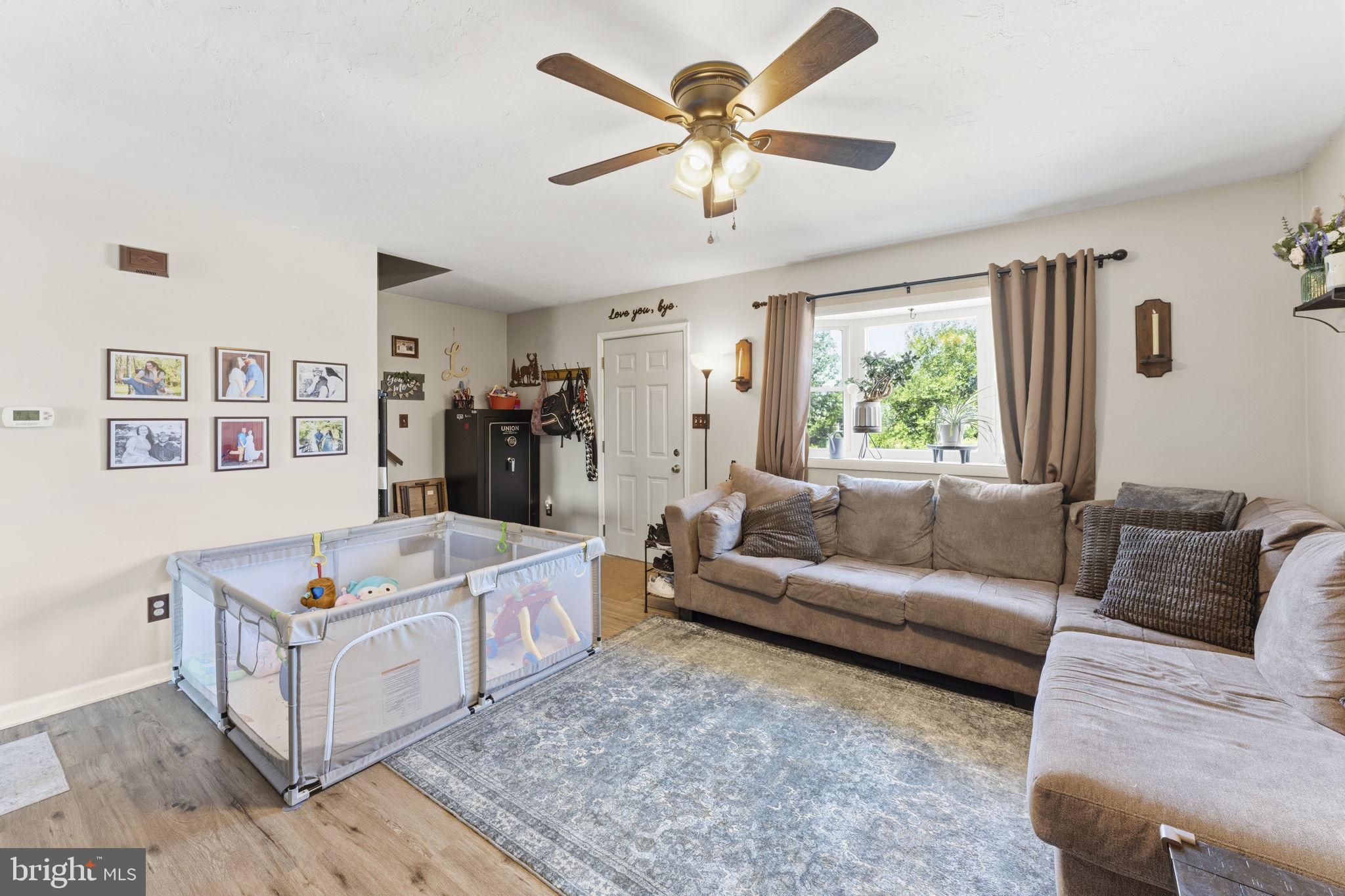 COLONIAL RIDGE - Residential