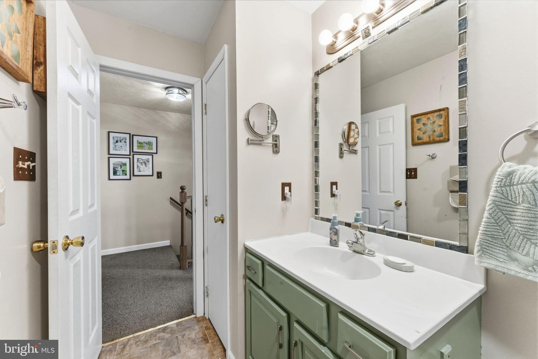 COLONIAL RIDGE - Residential