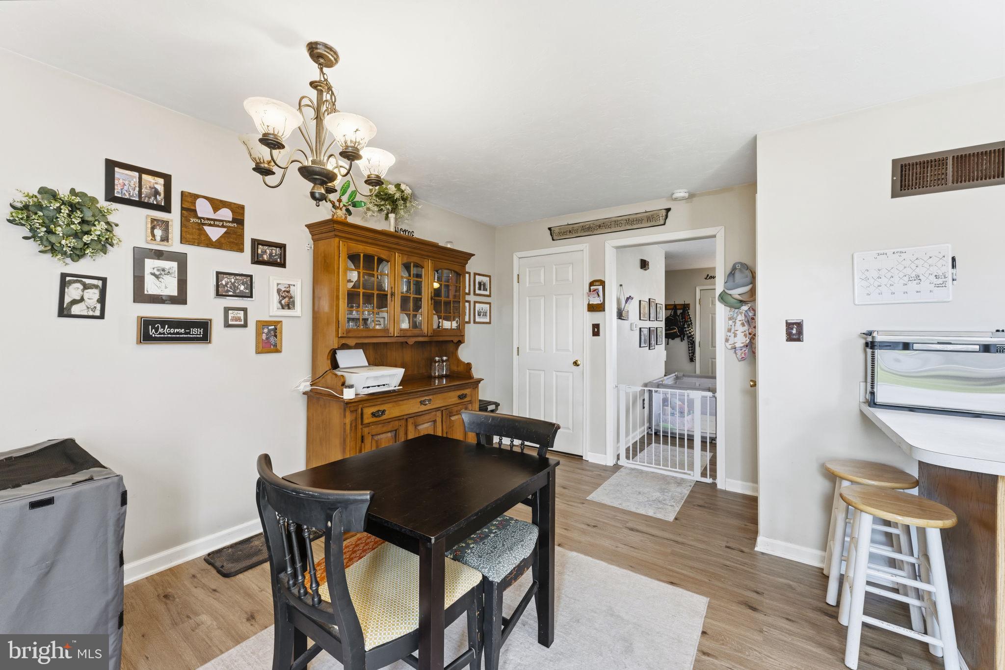 COLONIAL RIDGE - Residential