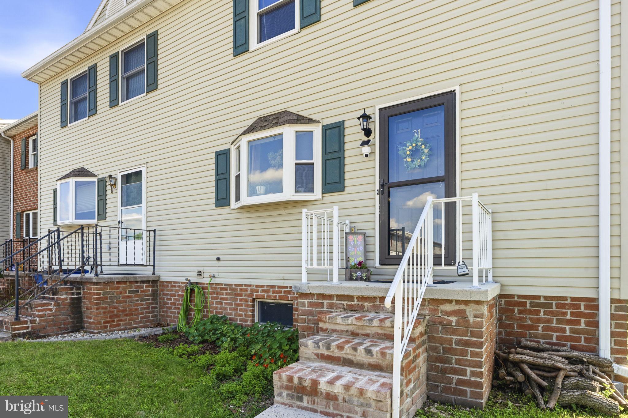 COLONIAL RIDGE - Residential