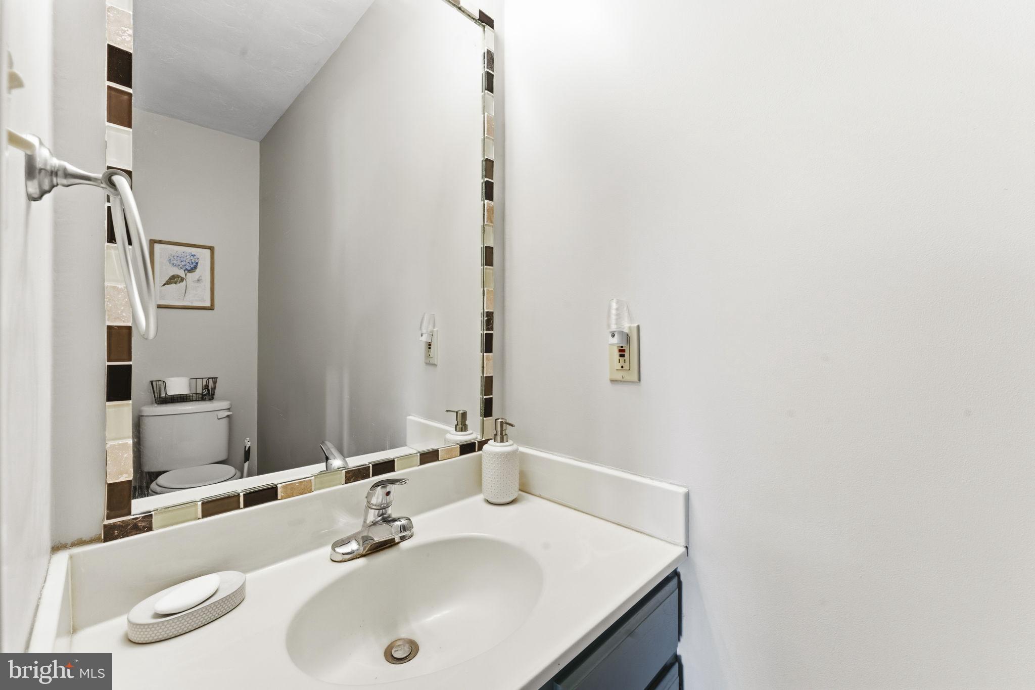 COLONIAL RIDGE - Residential