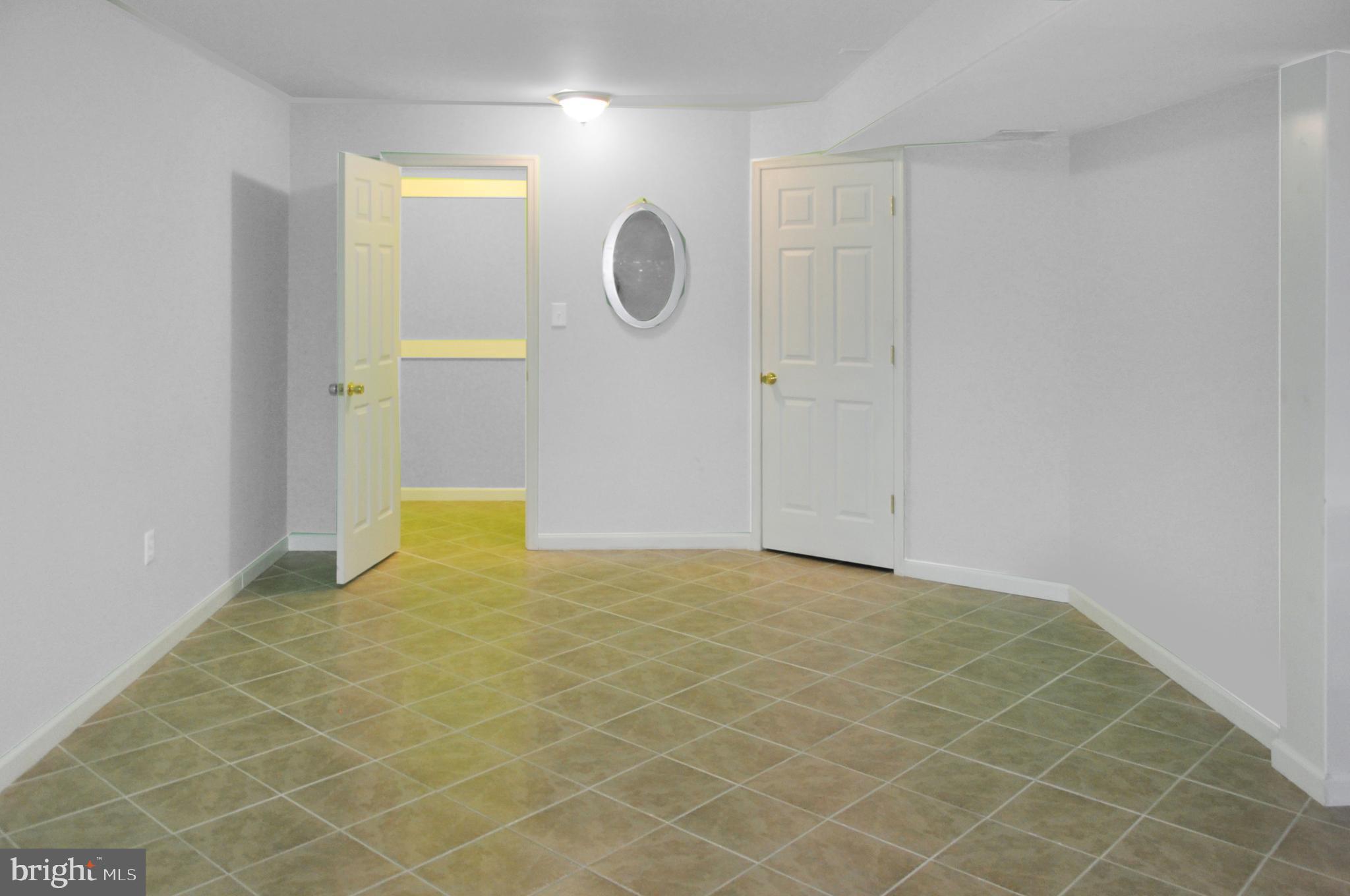 GREAT FALLS CHASE - Residential Lease