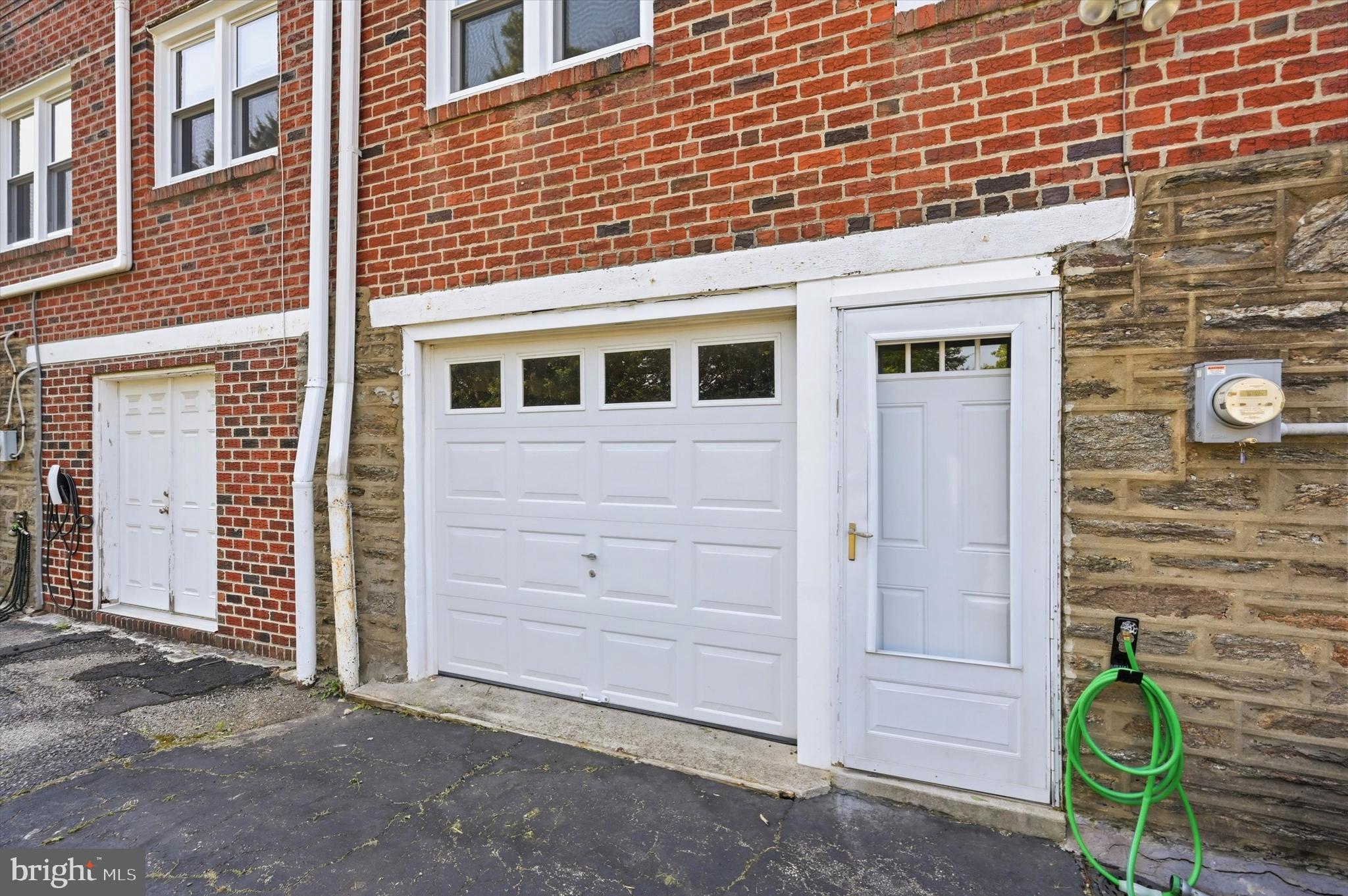 ROXBOROUGH - Residential