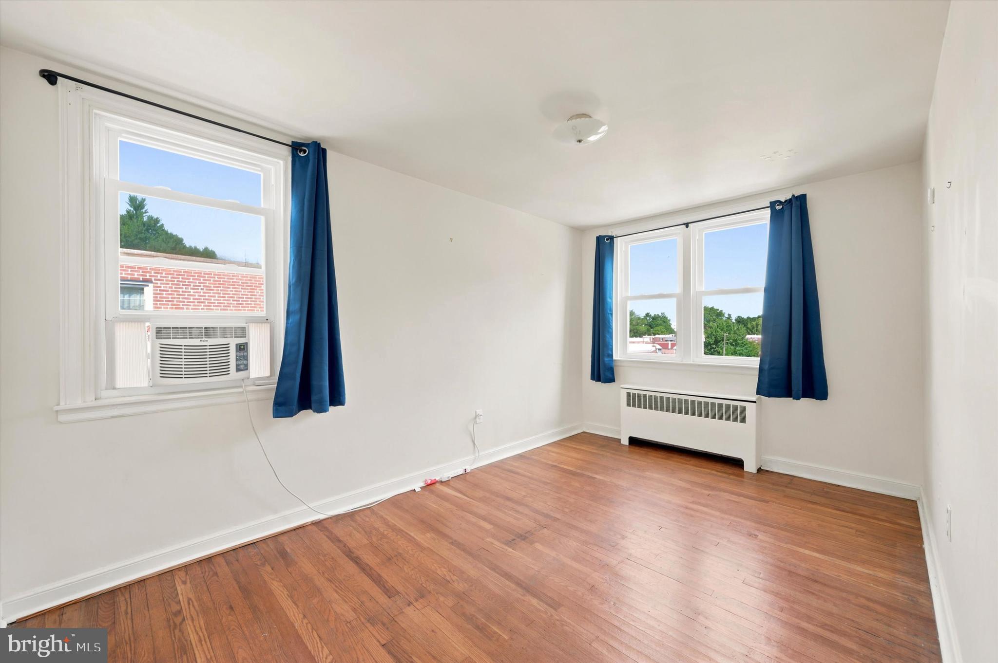 ROXBOROUGH - Residential