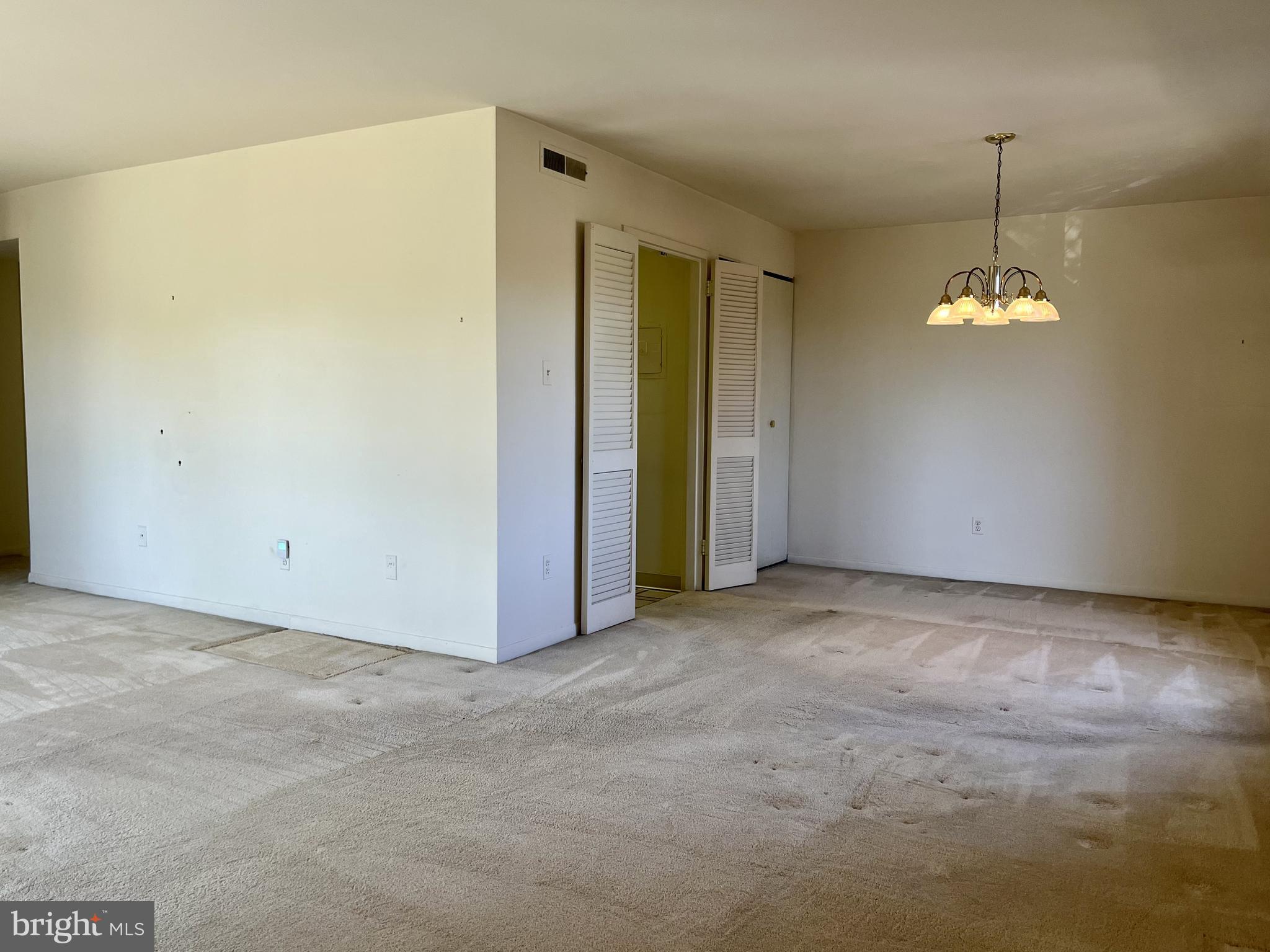 WOODLAKE TOWERS - Residential