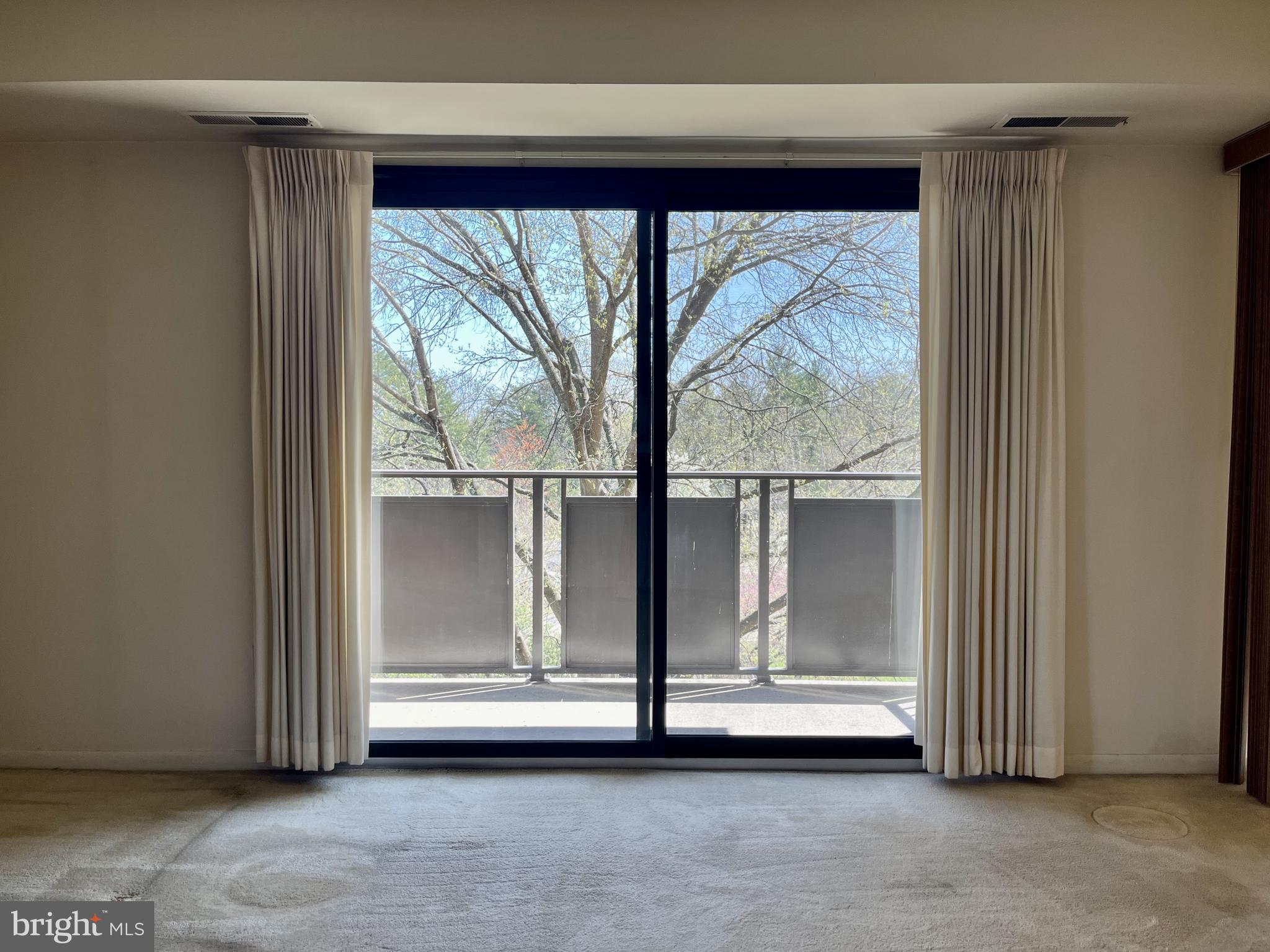 WOODLAKE TOWERS - Residential