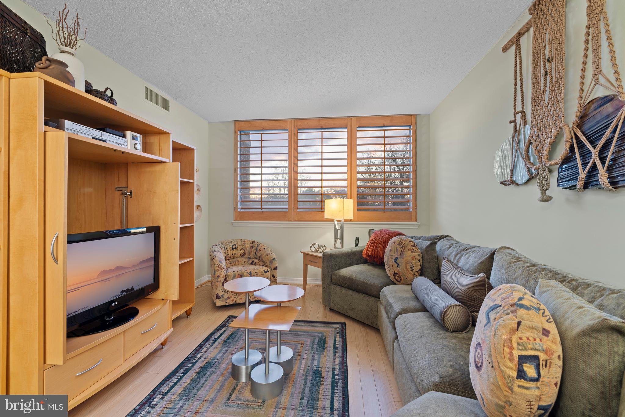 THE WISCONSIN - Residential
