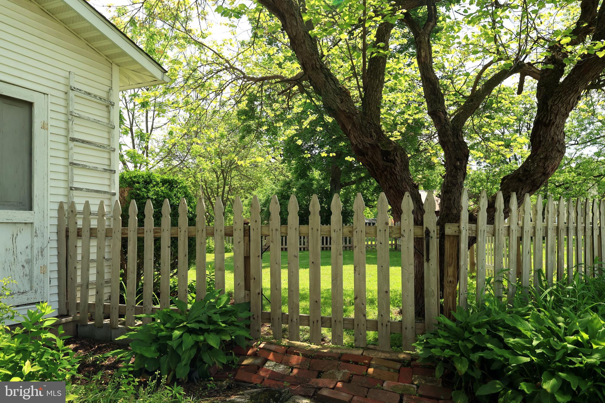 HOWARD - Residential