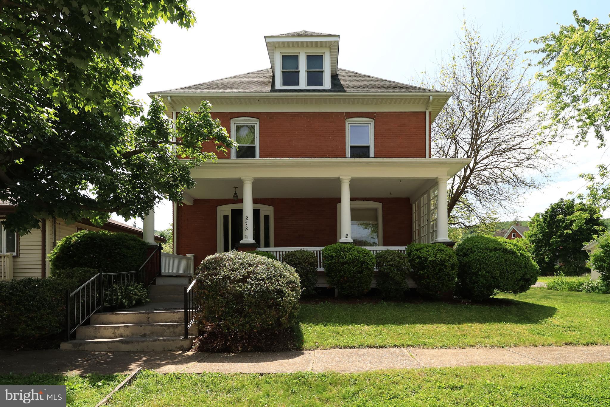 HOWARD - Residential