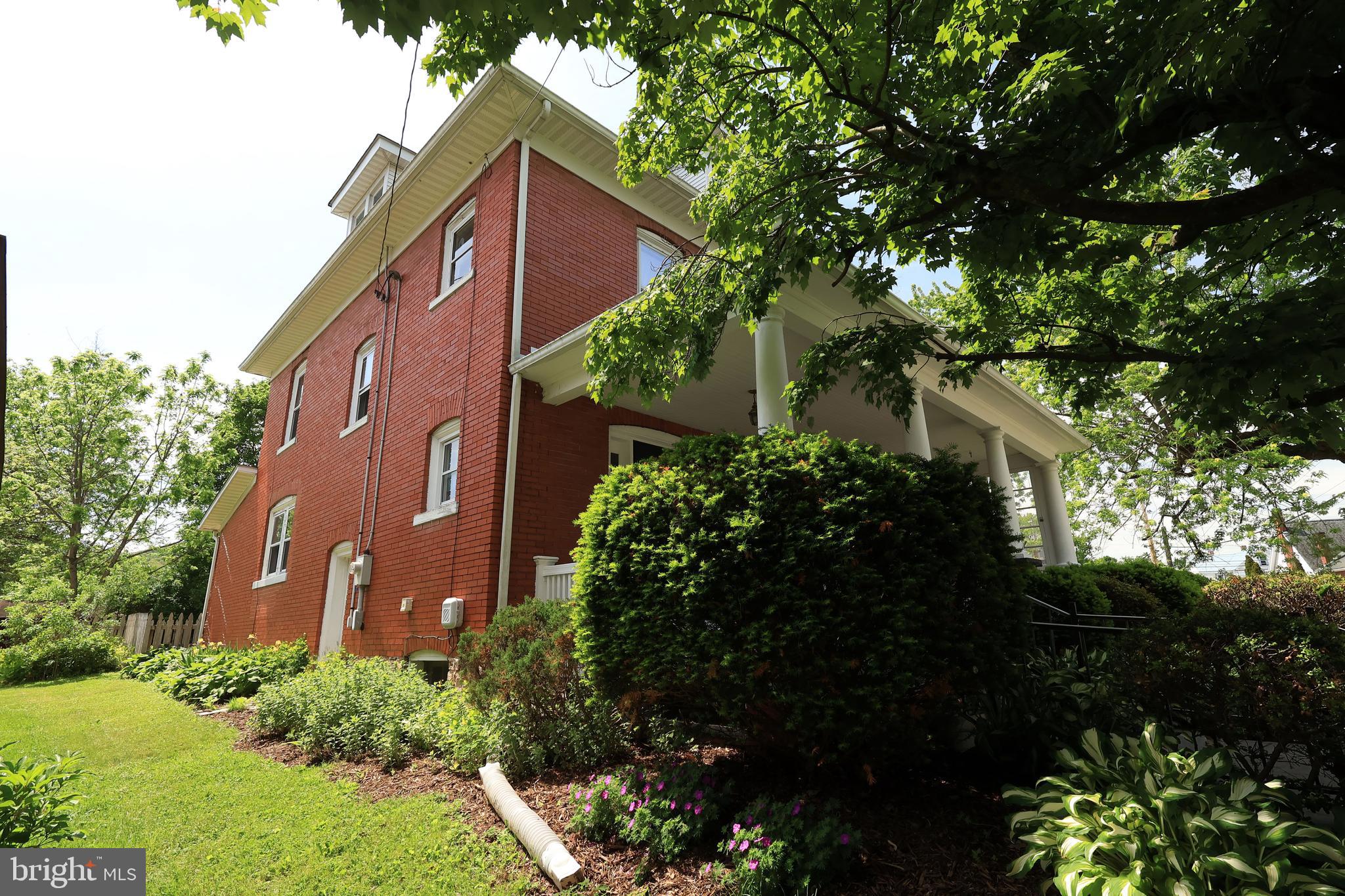 HOWARD - Residential
