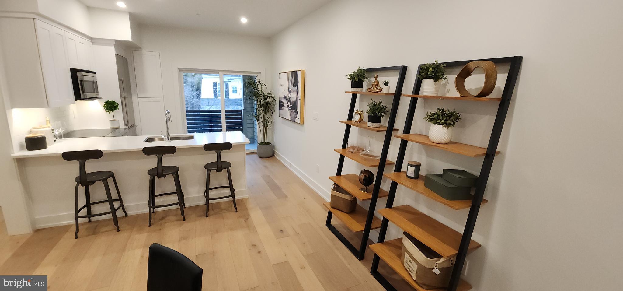 CHESTNUT HILL - Residential
