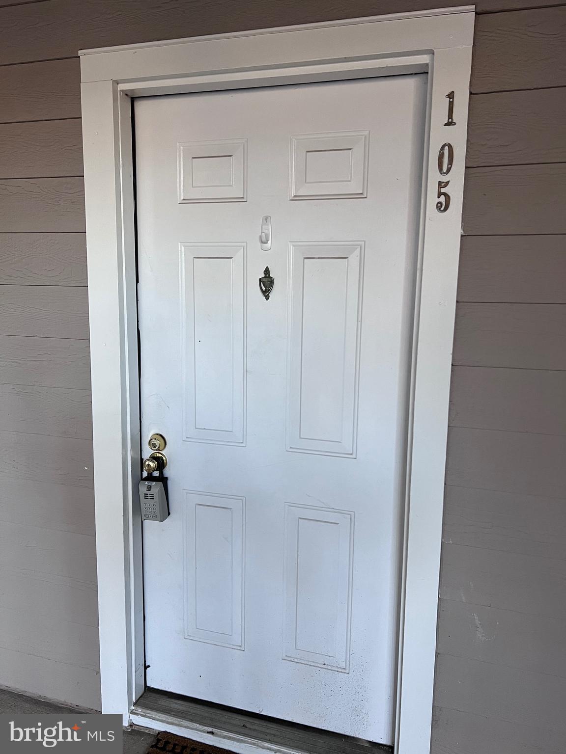SANDERLING CONDO - Residential Lease