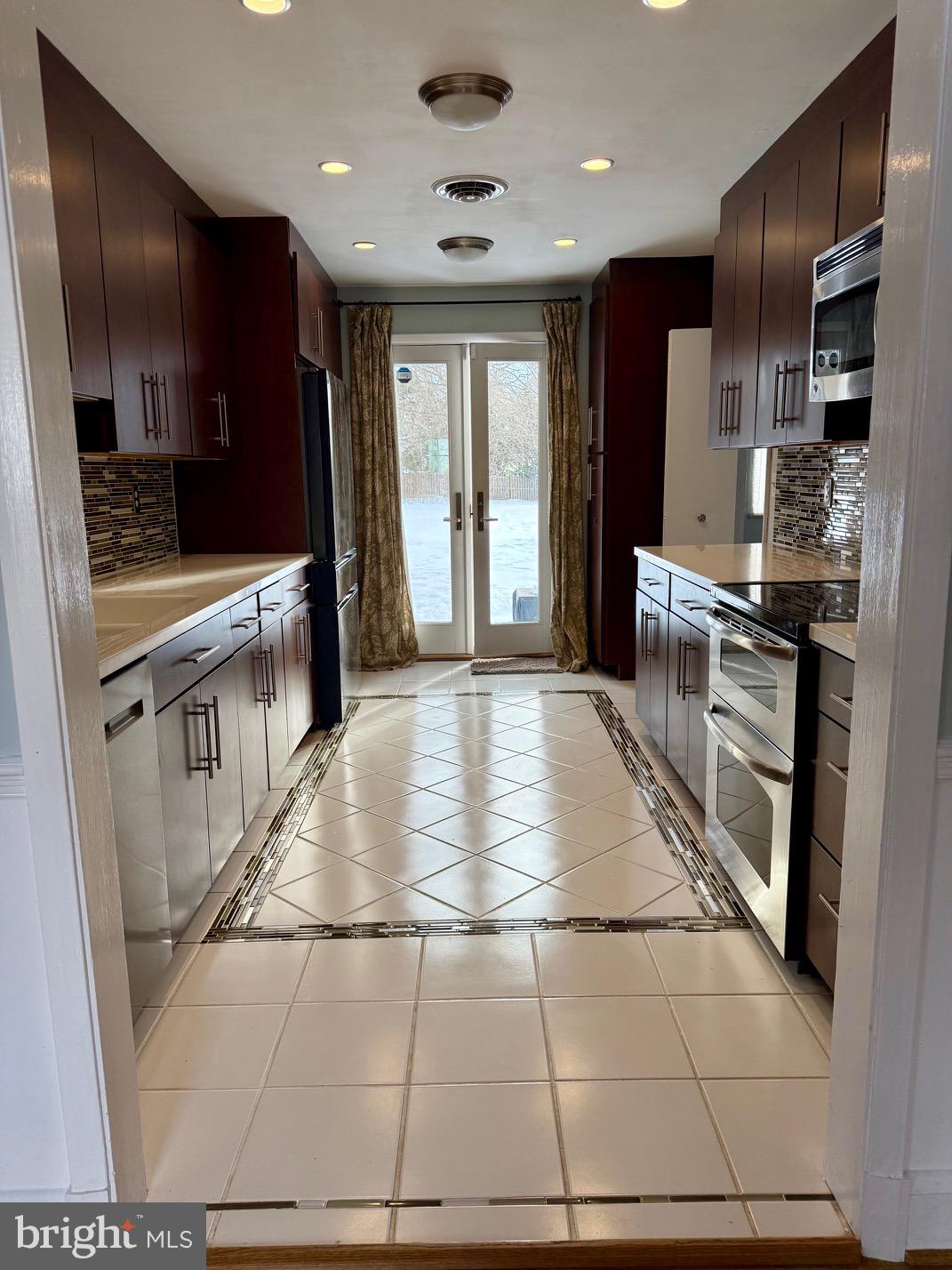 WOODBERRY - Residential Lease