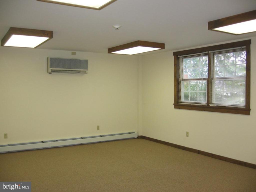 EPHRATA - Commercial Lease